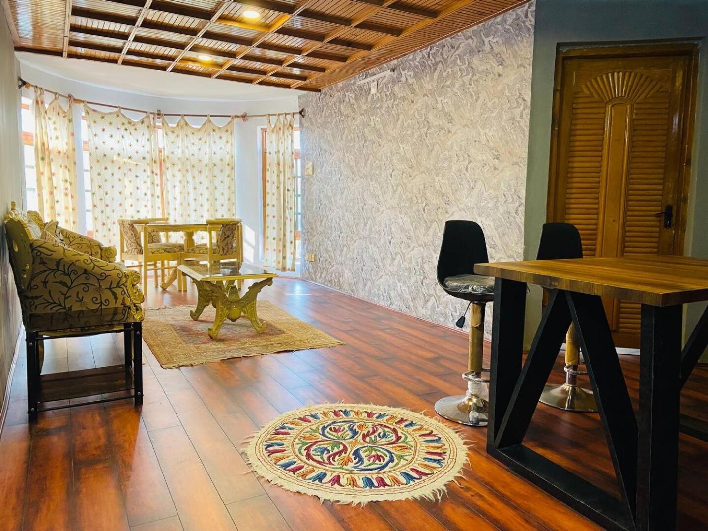 Villa photo 1