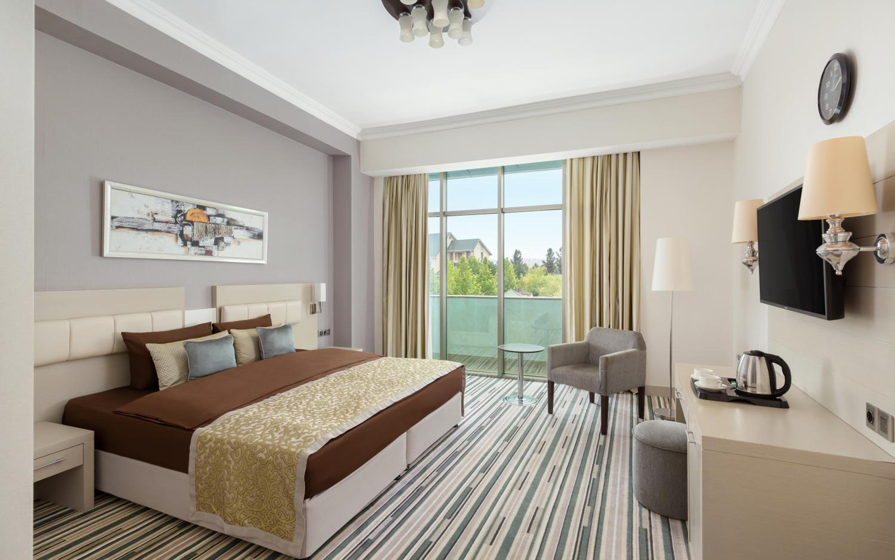 Standard King Room photo 1