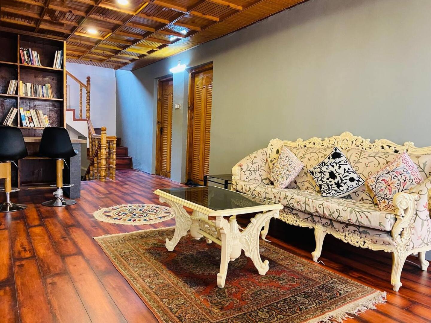 Villa photo 2