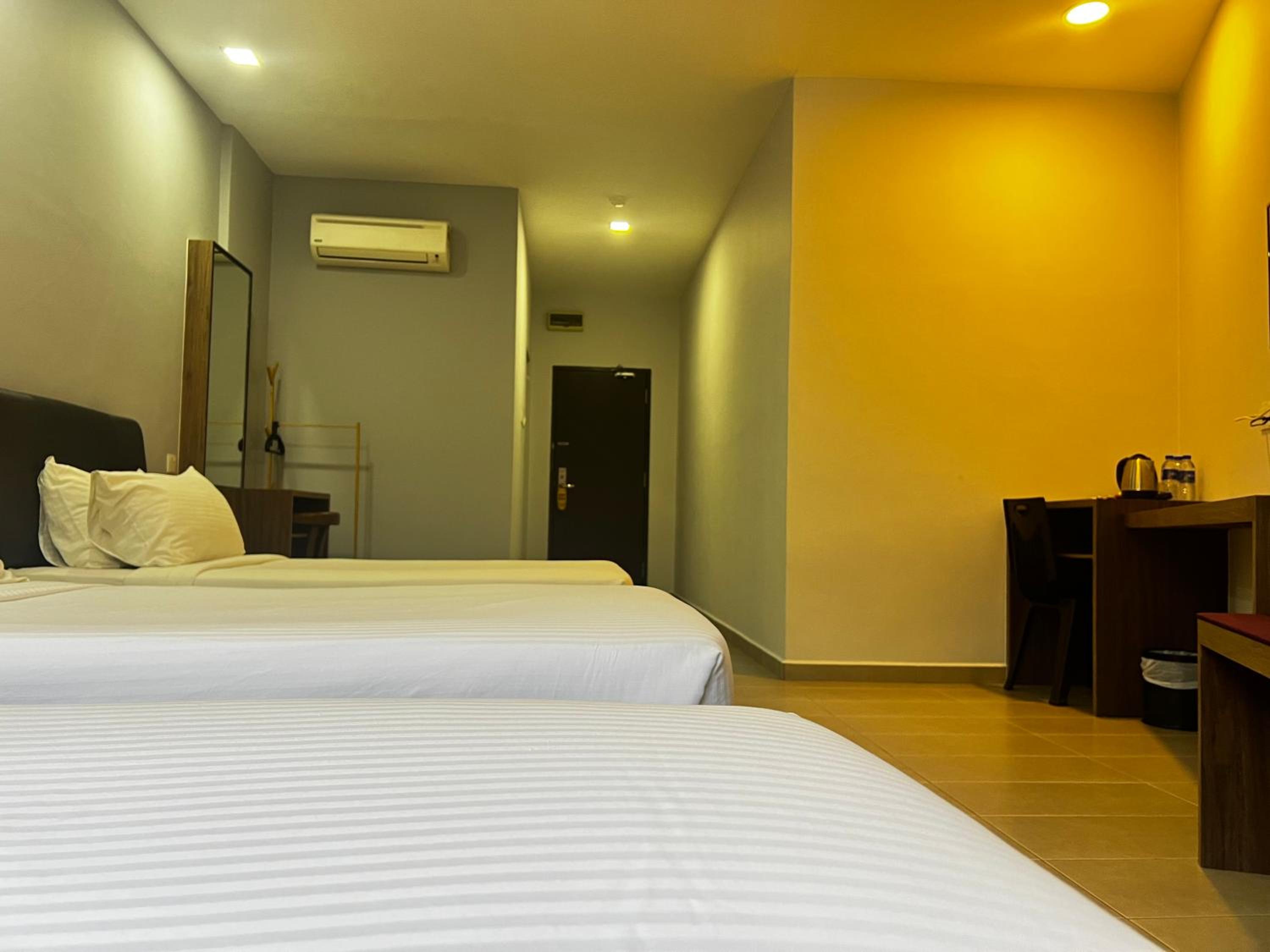 Deluxe Triple Room - Photo 1
