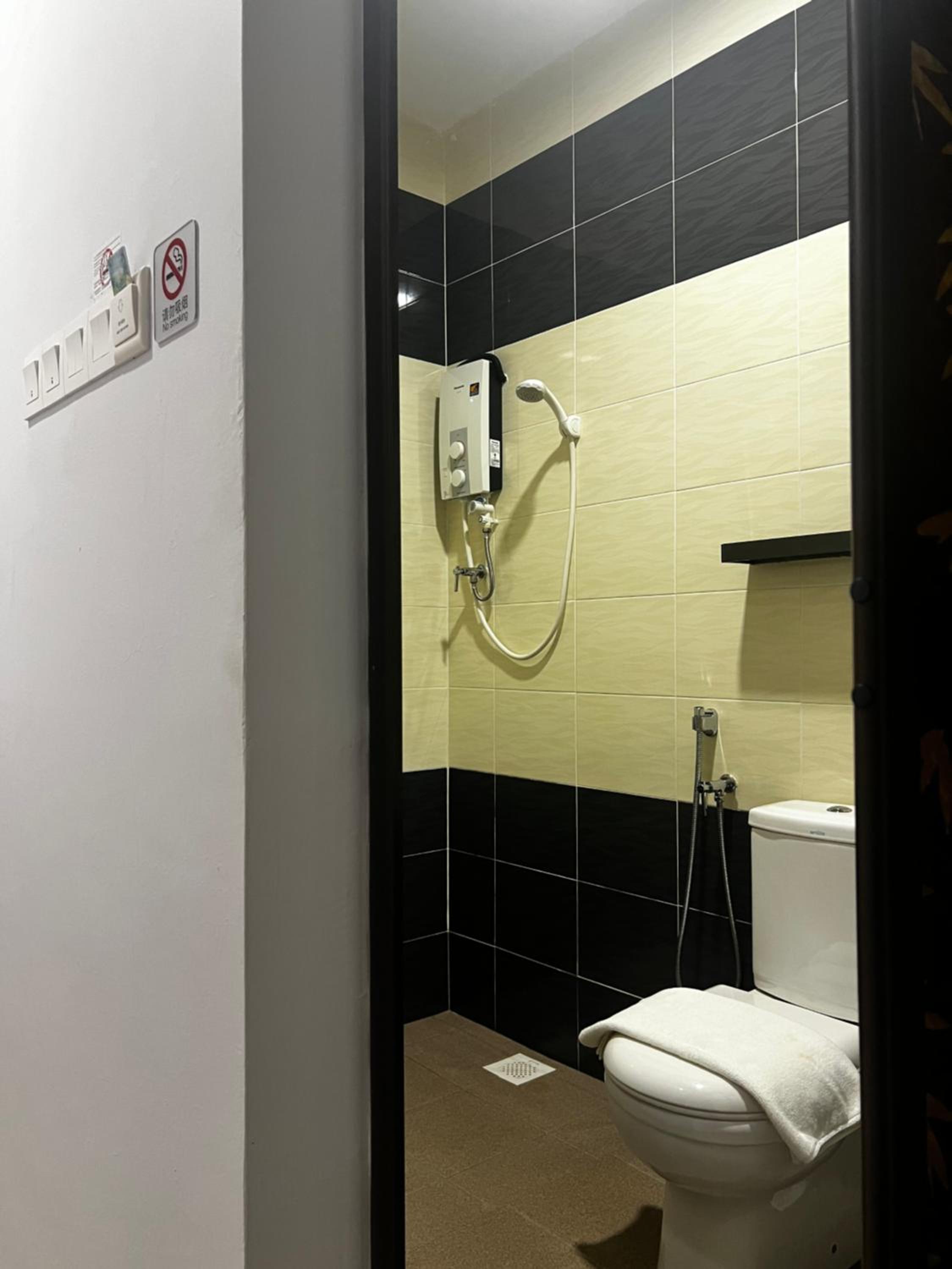 Standard Double or Twin Room - Photo 2