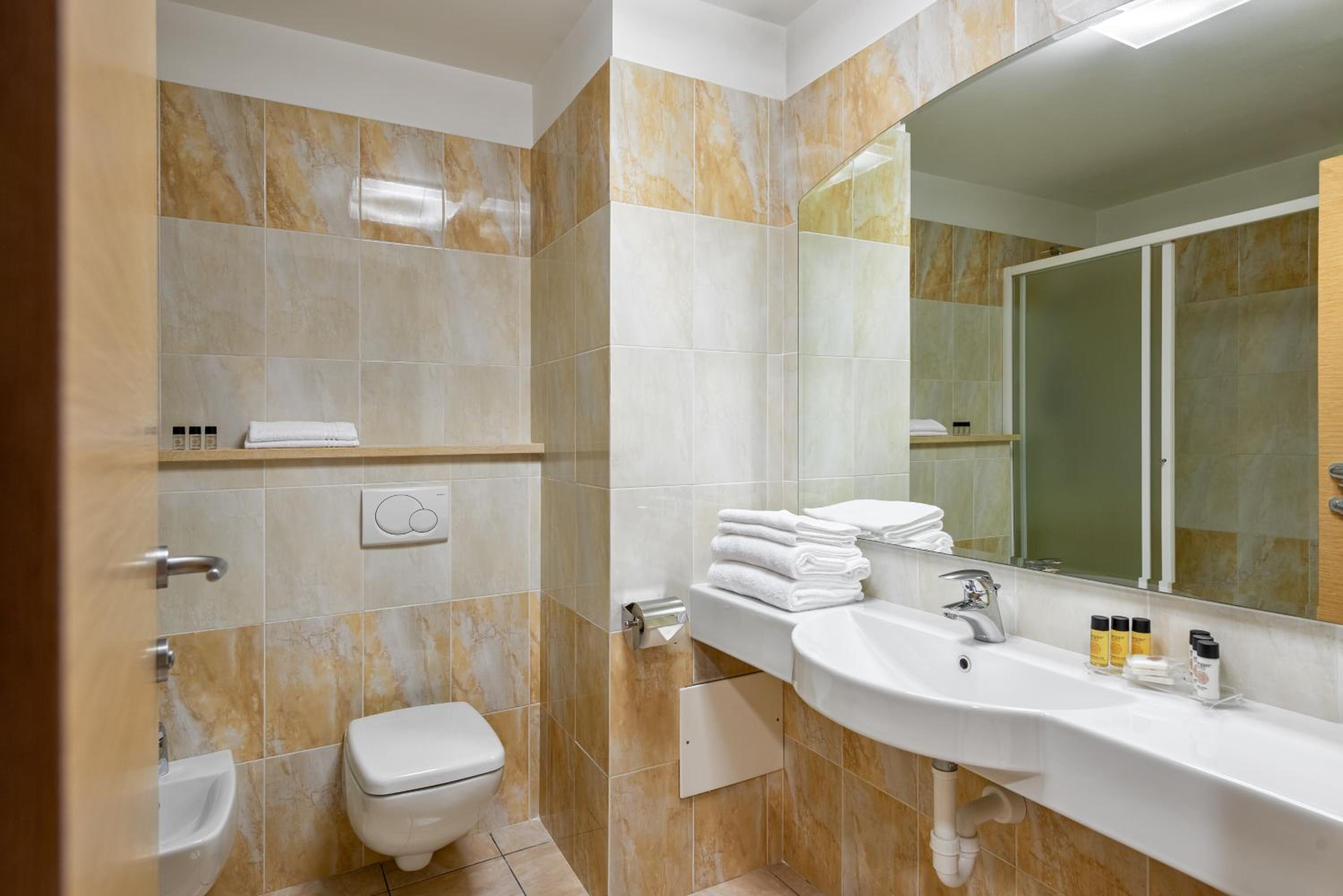 Classic Double Room - Photo 5