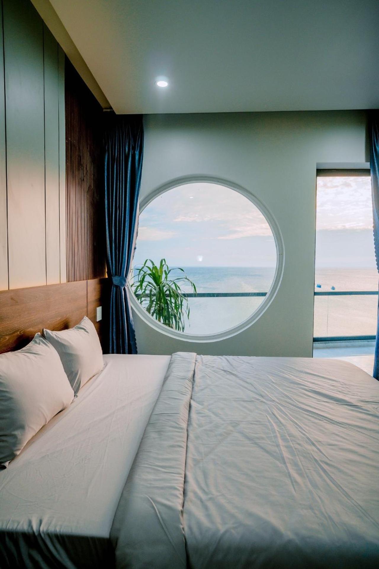 Deluxe Double Room with Sea View - Photo 9
