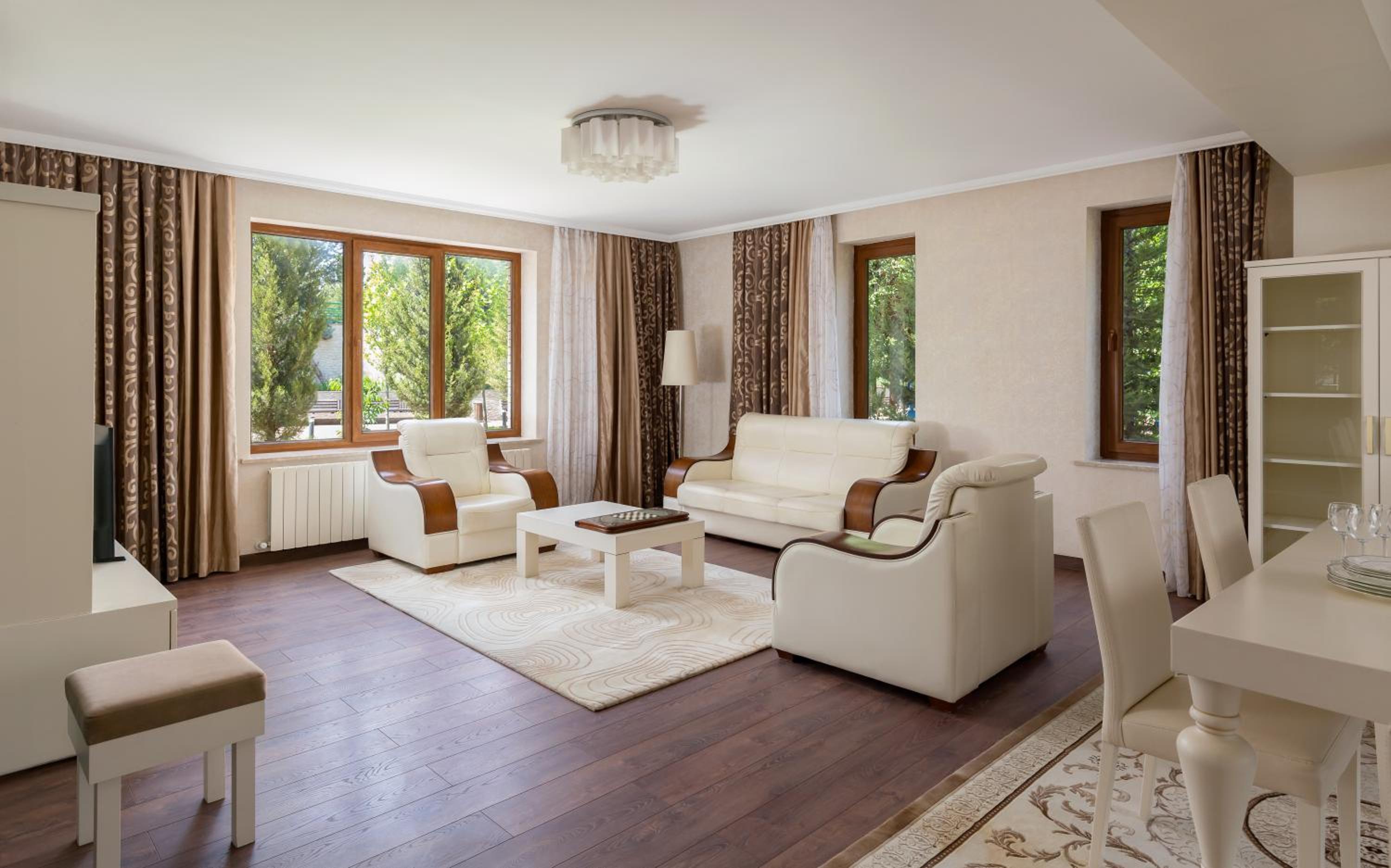 Villa photo 1