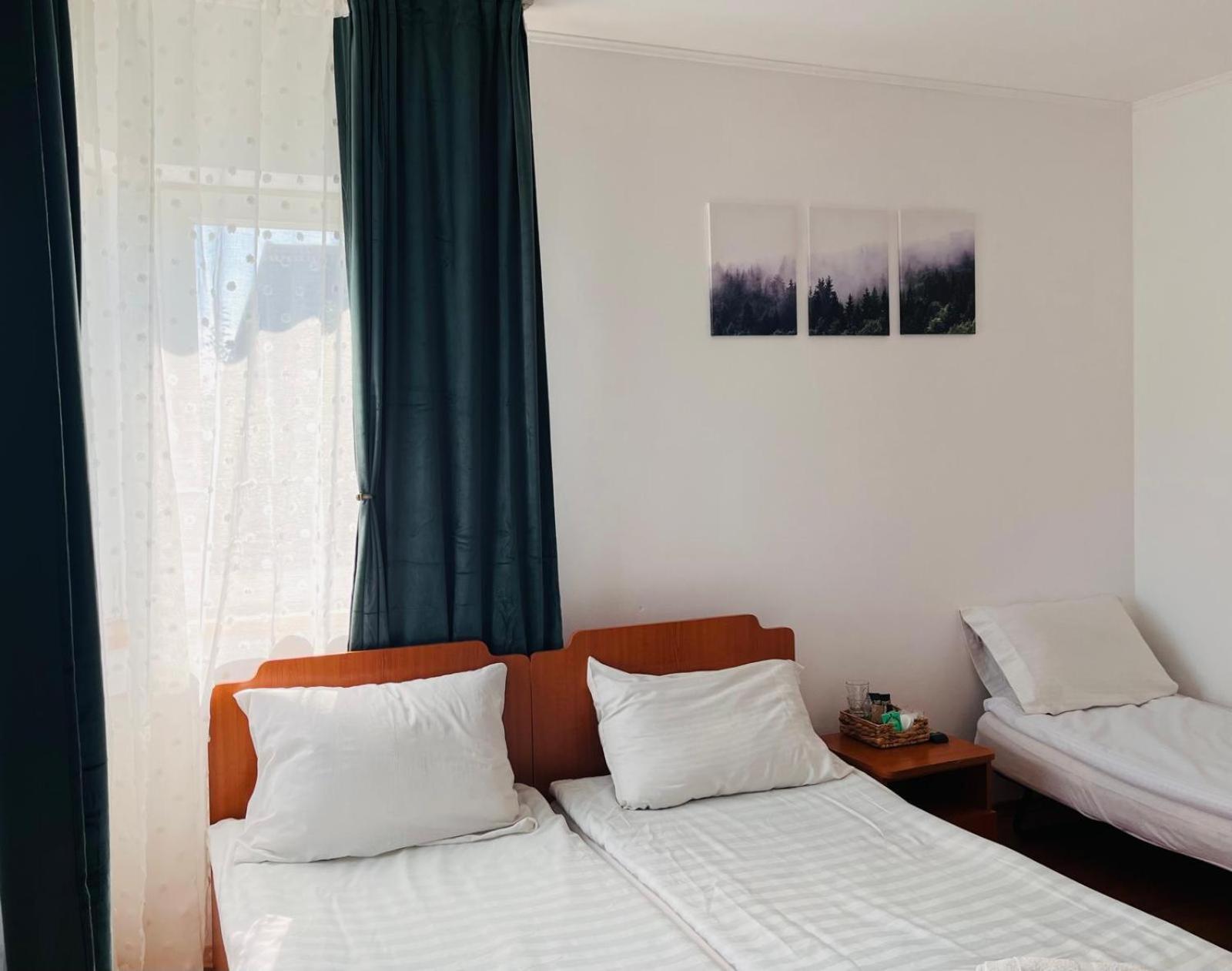 Triple Room with Private Bathroom photo 1