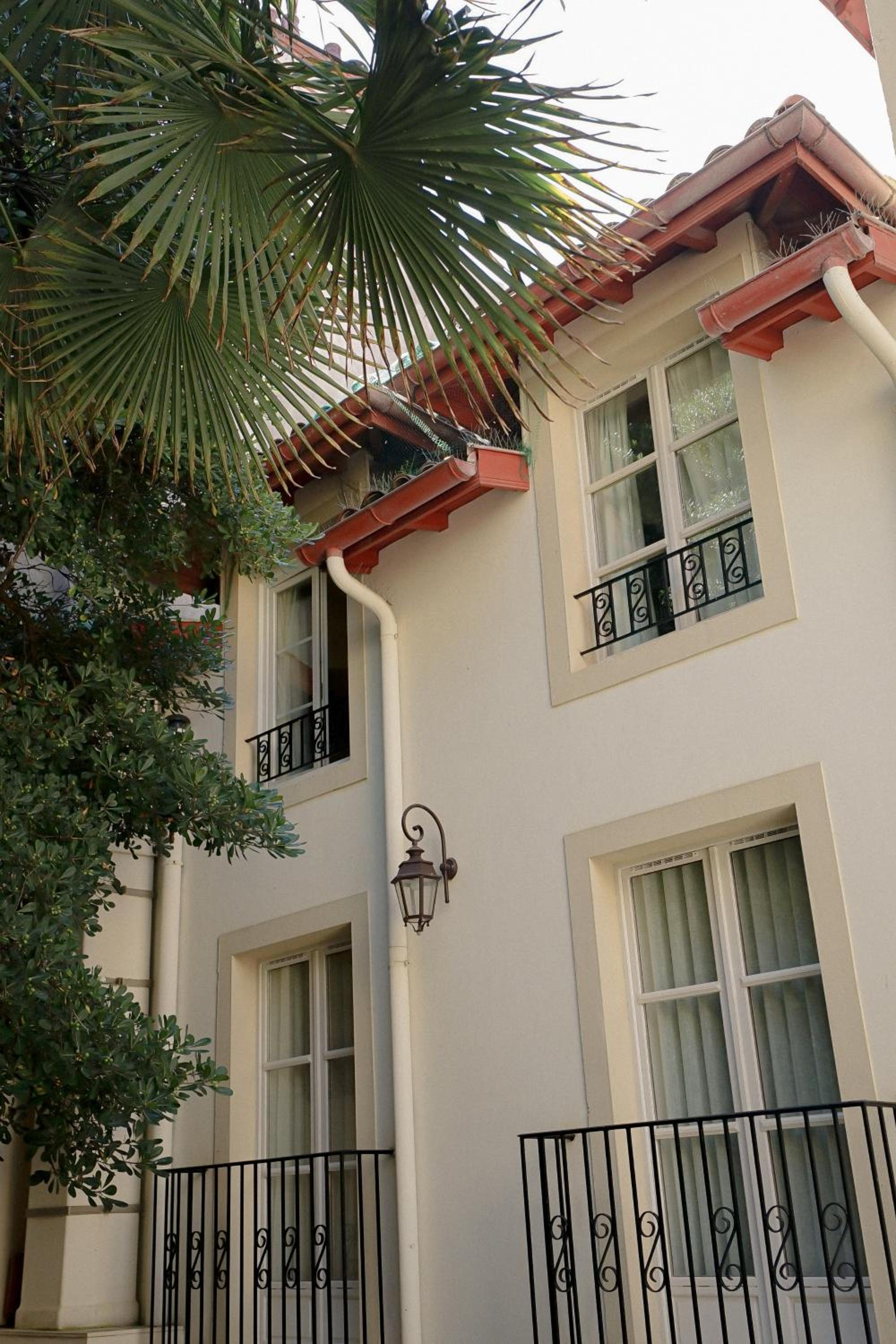 Superior room patio side - Photo 9