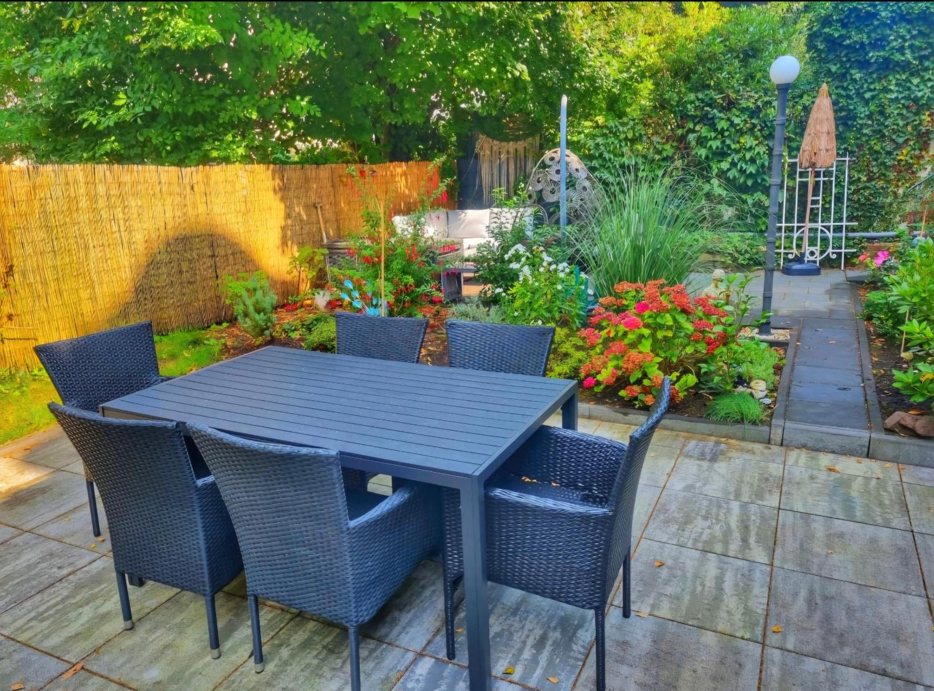 One-Bedroom Apartment with Garden View photo 3