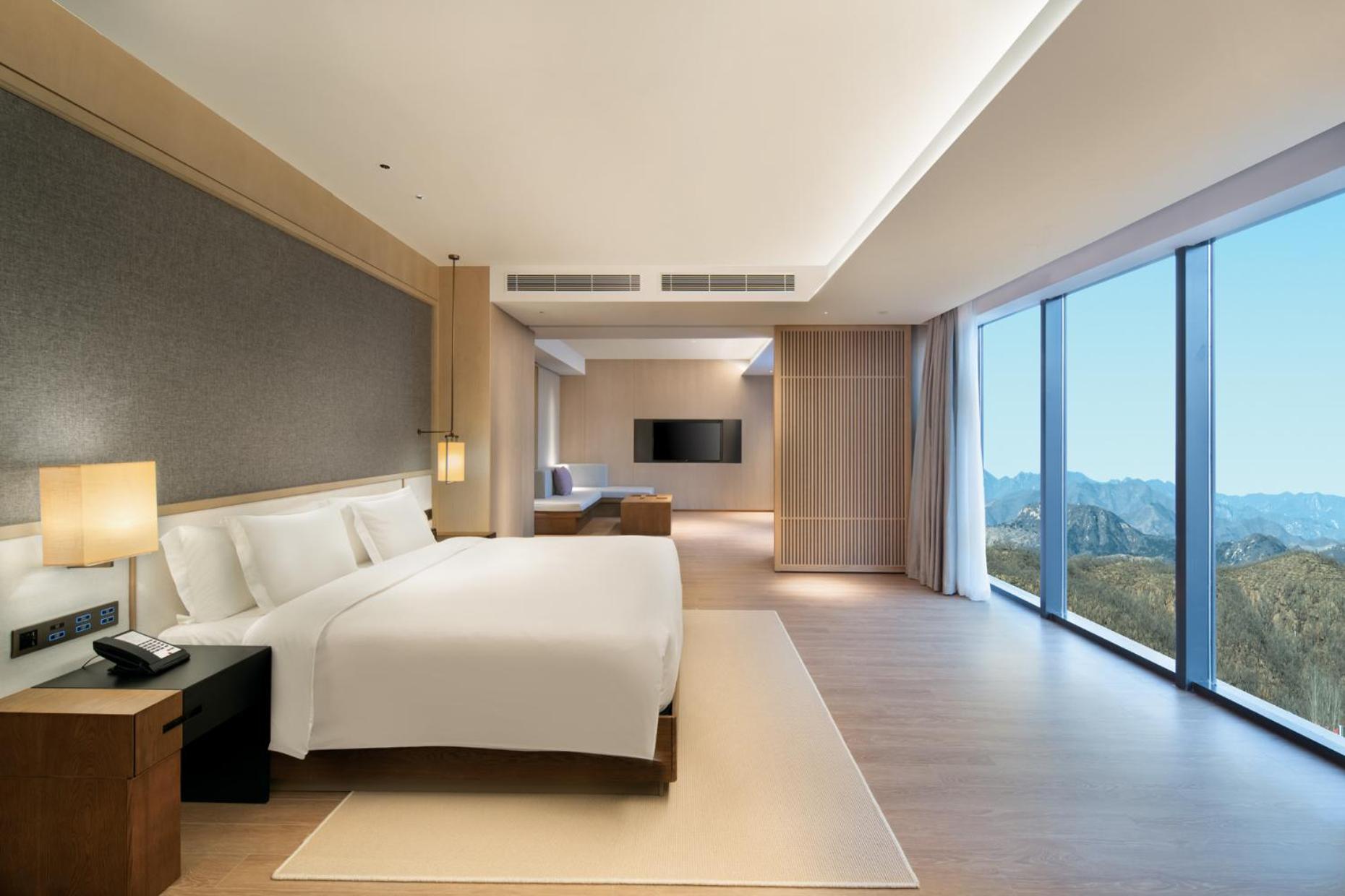 Hotspring Suite with Special View photo 3