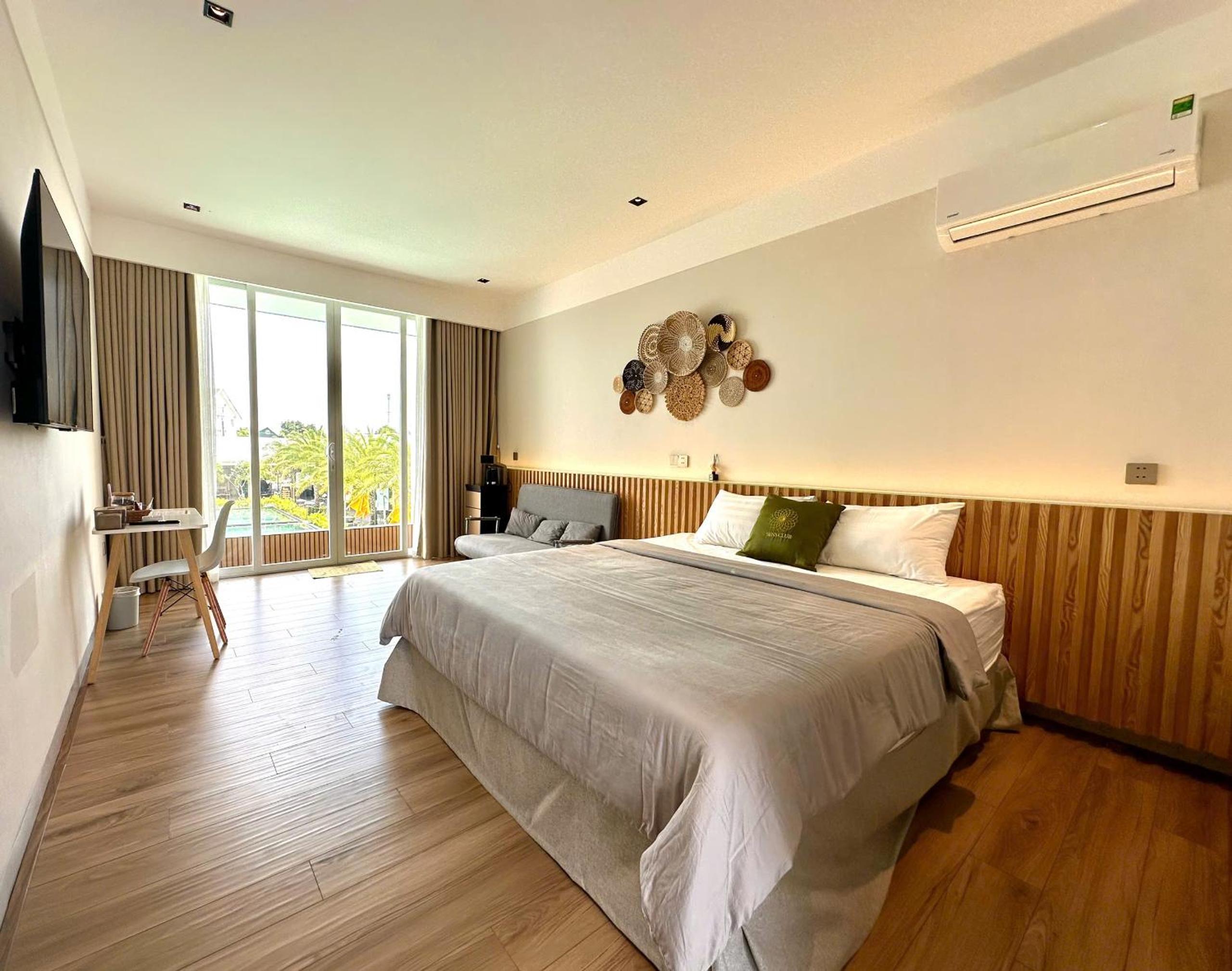 King Room with Pool View photo 1