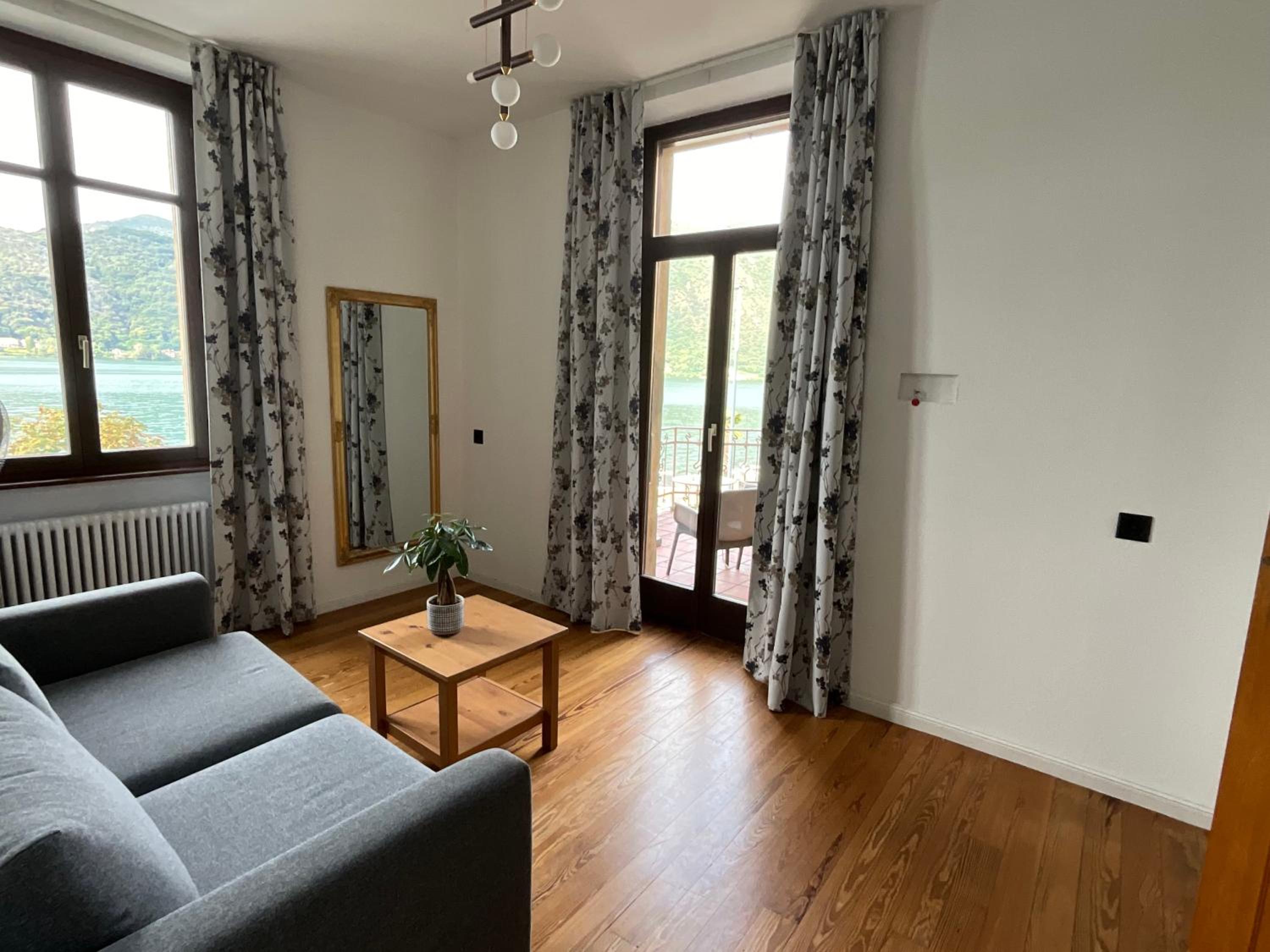 Junior Suite with Balcony - Photo 2