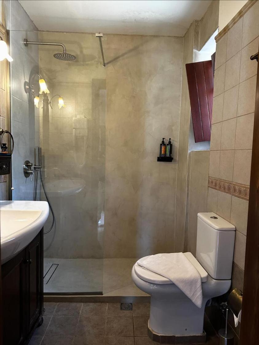 Family Suite with Sea View - Photo 25