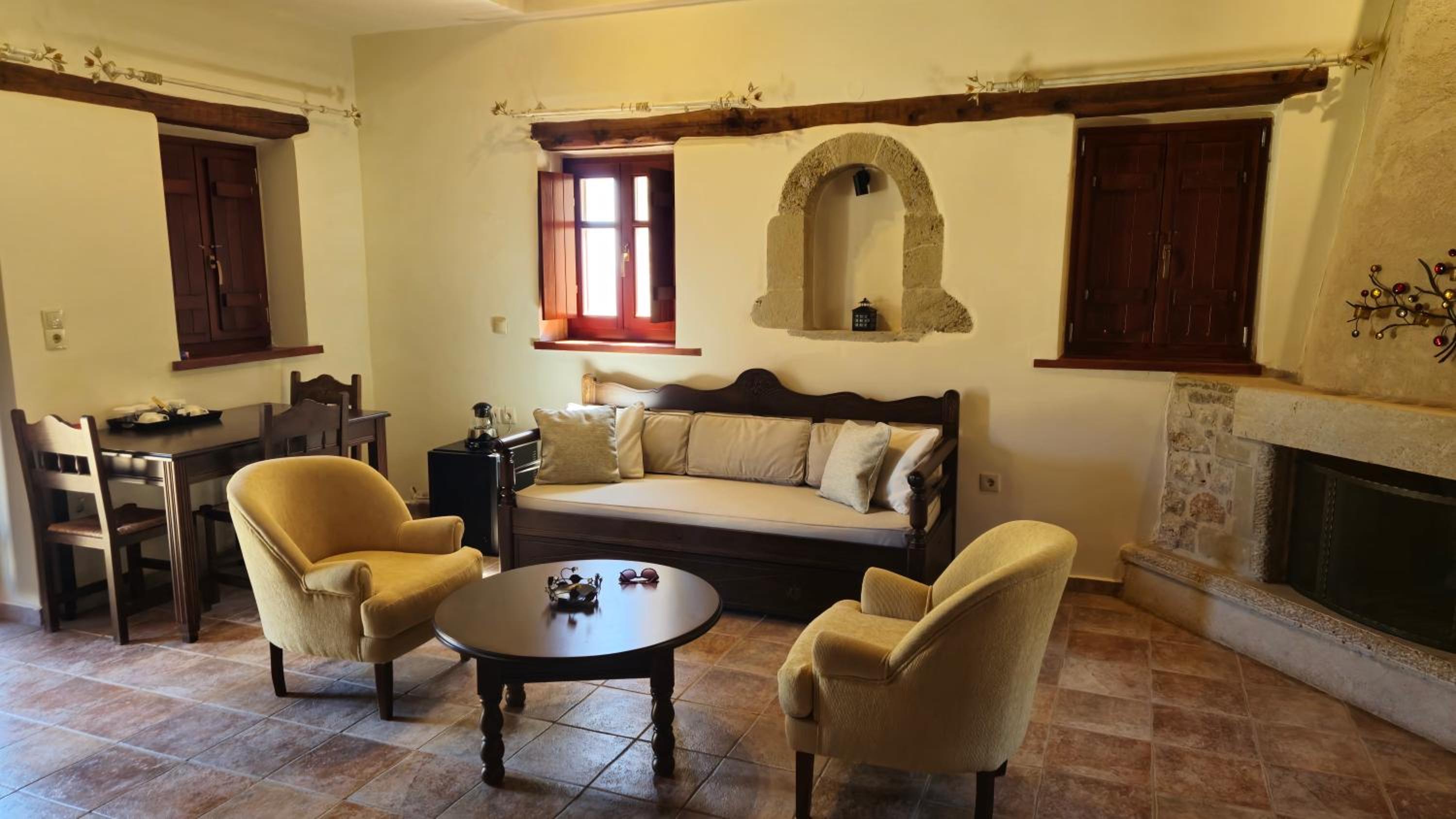 Family Suite with Sea View - Photo 12