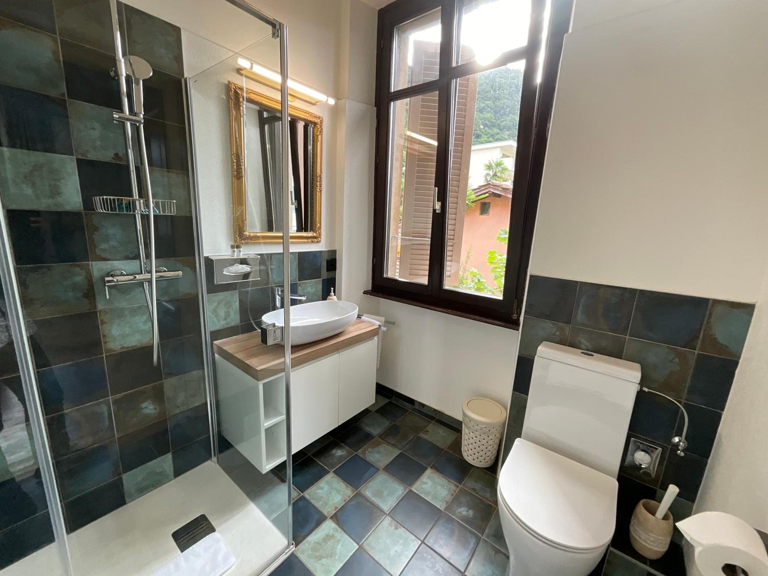 Junior Suite with Balcony - Photo 14