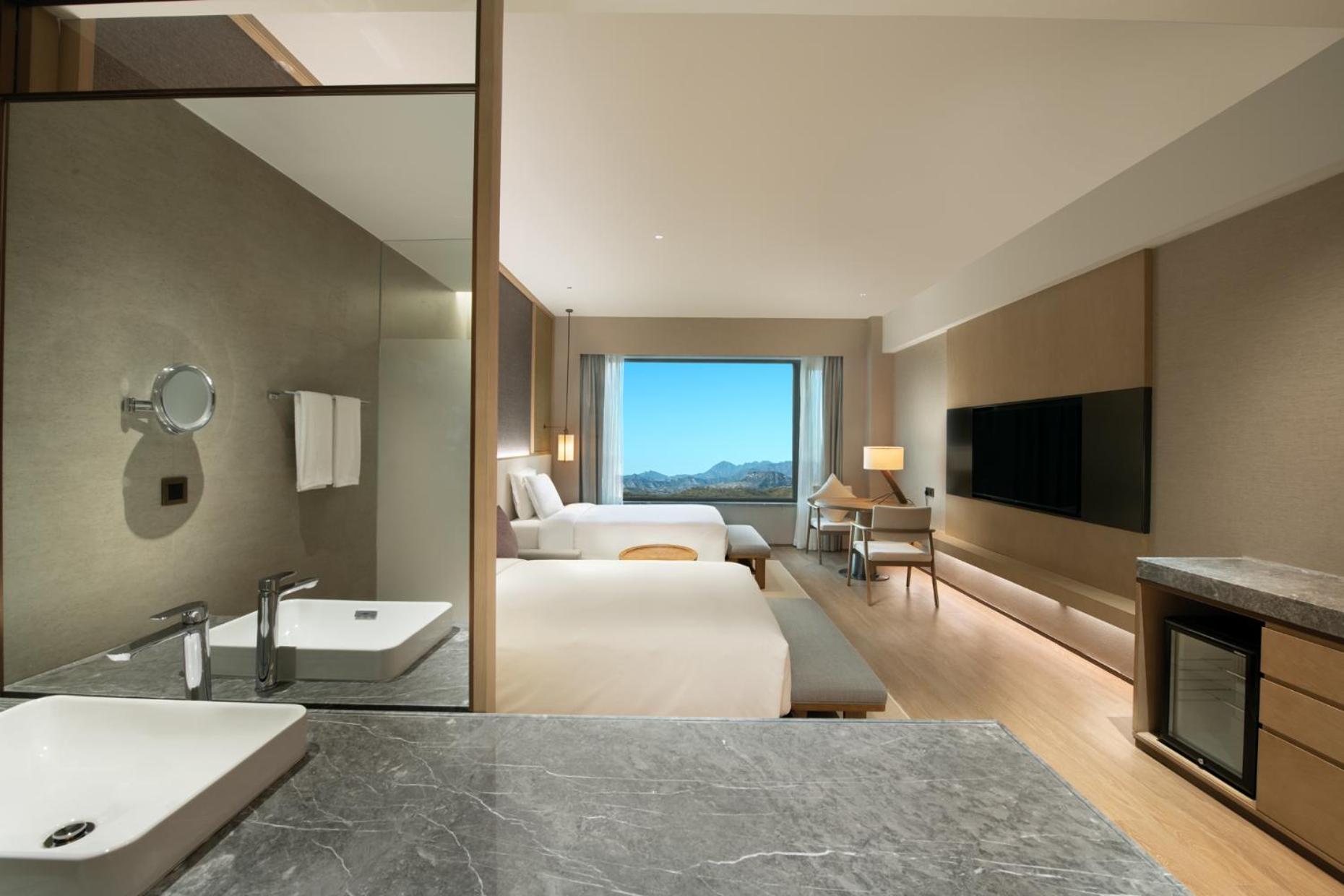 Standard Twin Room - Photo 2