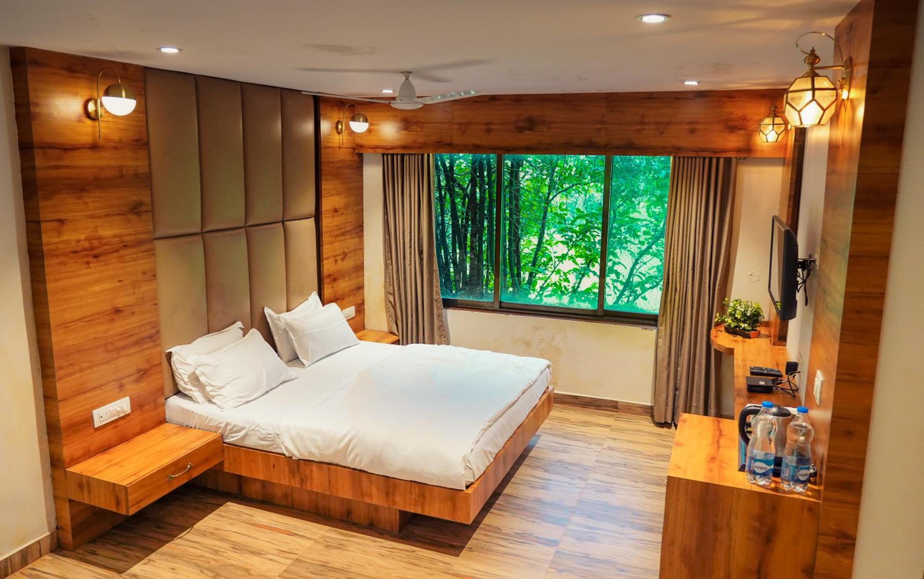 Deluxe Double Room - Photo 1