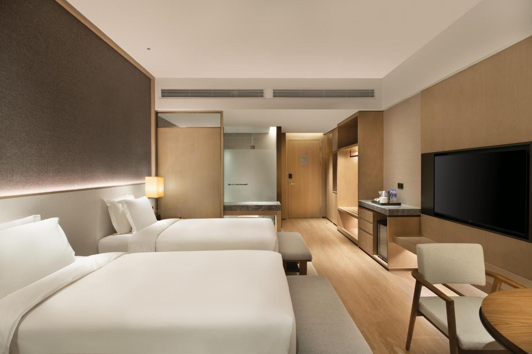 Standard Twin Room with Balcony photo 3