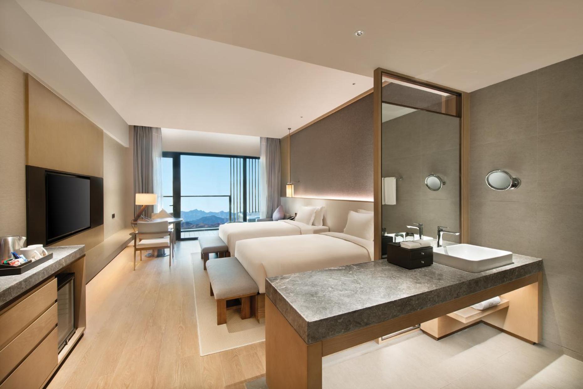 Standard Twin Room with Balcony photo 2