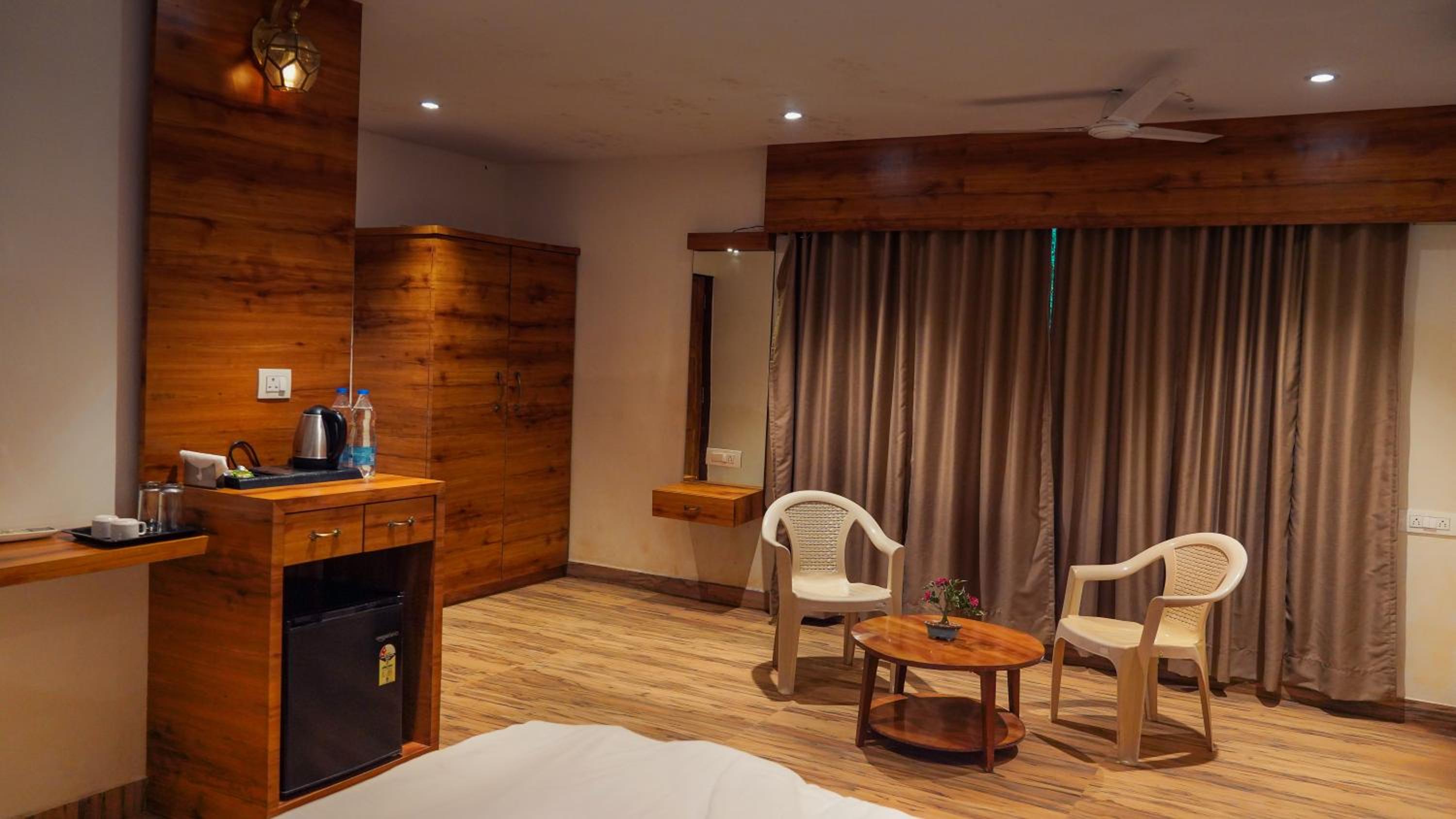Deluxe Double Room - Photo 10