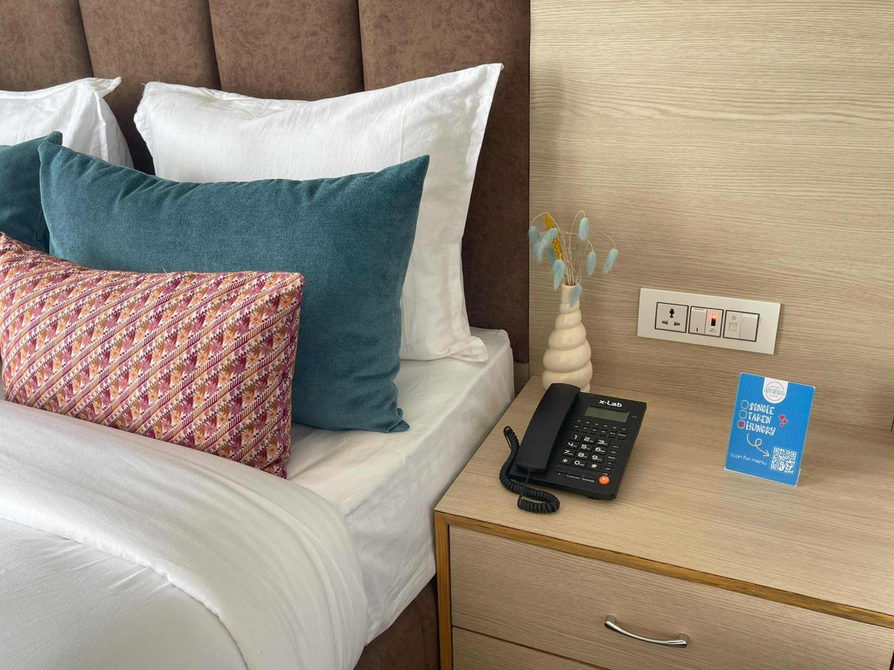 Deluxe Twin Room - Photo 25
