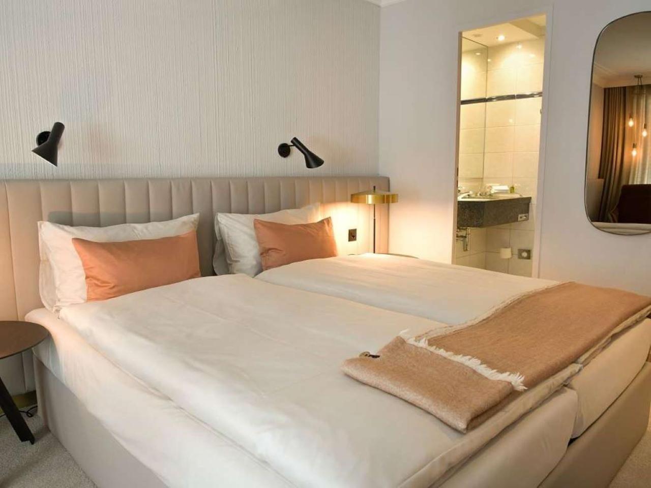 Standard Double Room - Photo 8