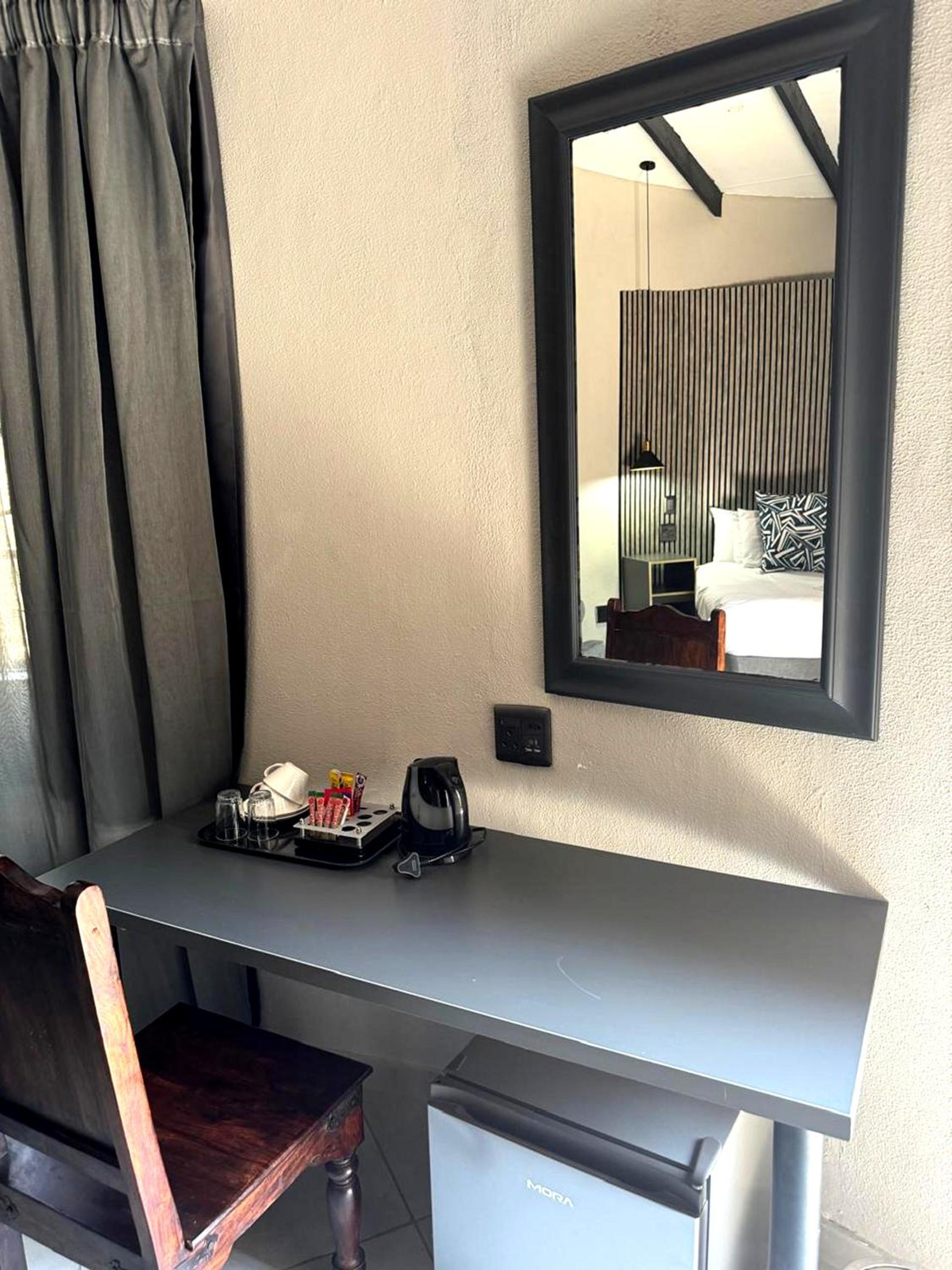 Deluxe Twin Room - Photo 26