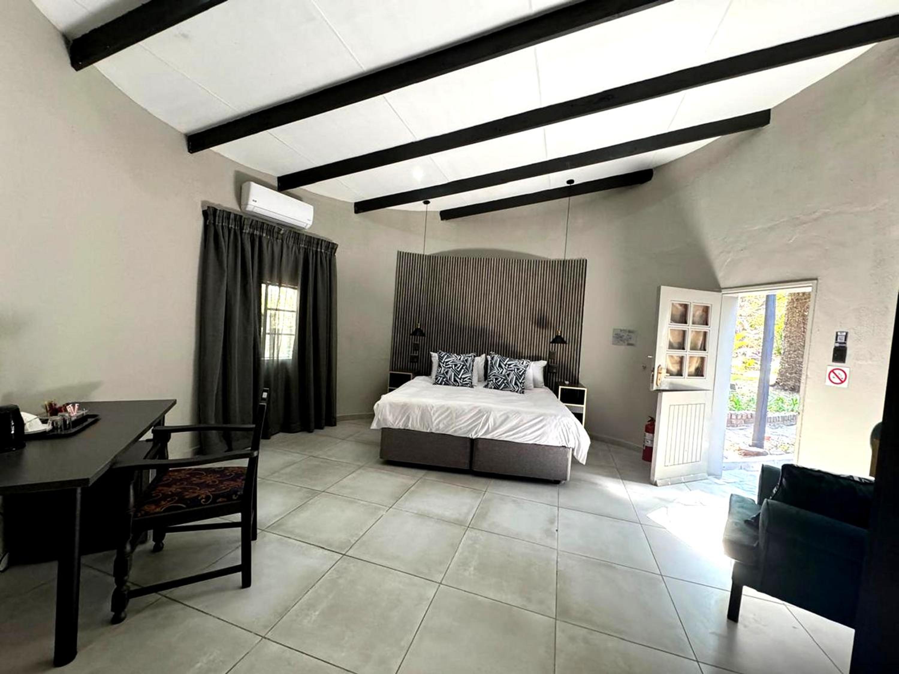 Deluxe Twin Room - Photo 18