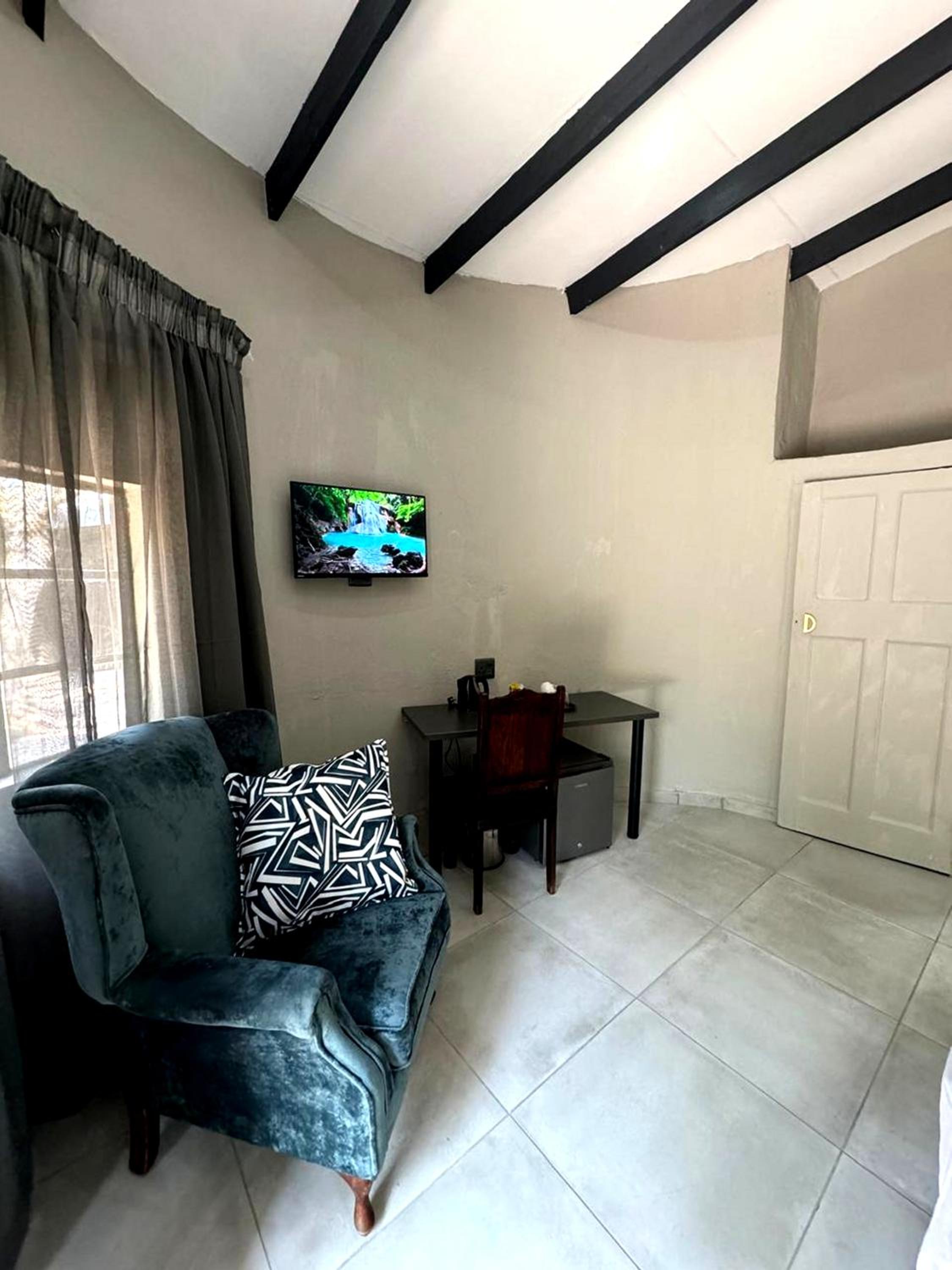 Standard Double Room - Photo 20