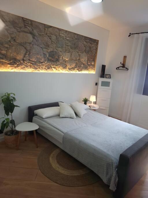 Estudio con sofá cama