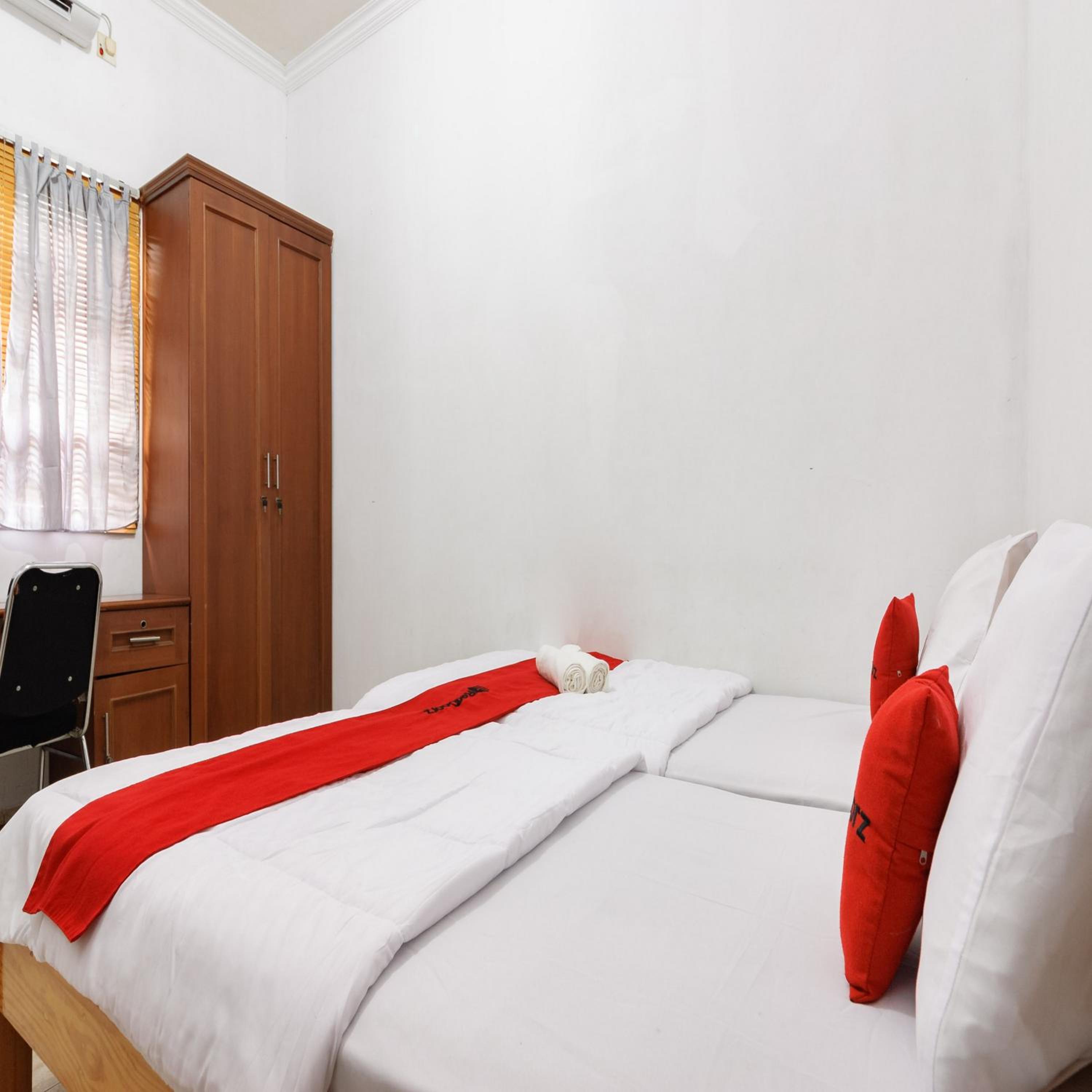Standard Twin Room - Photo 5