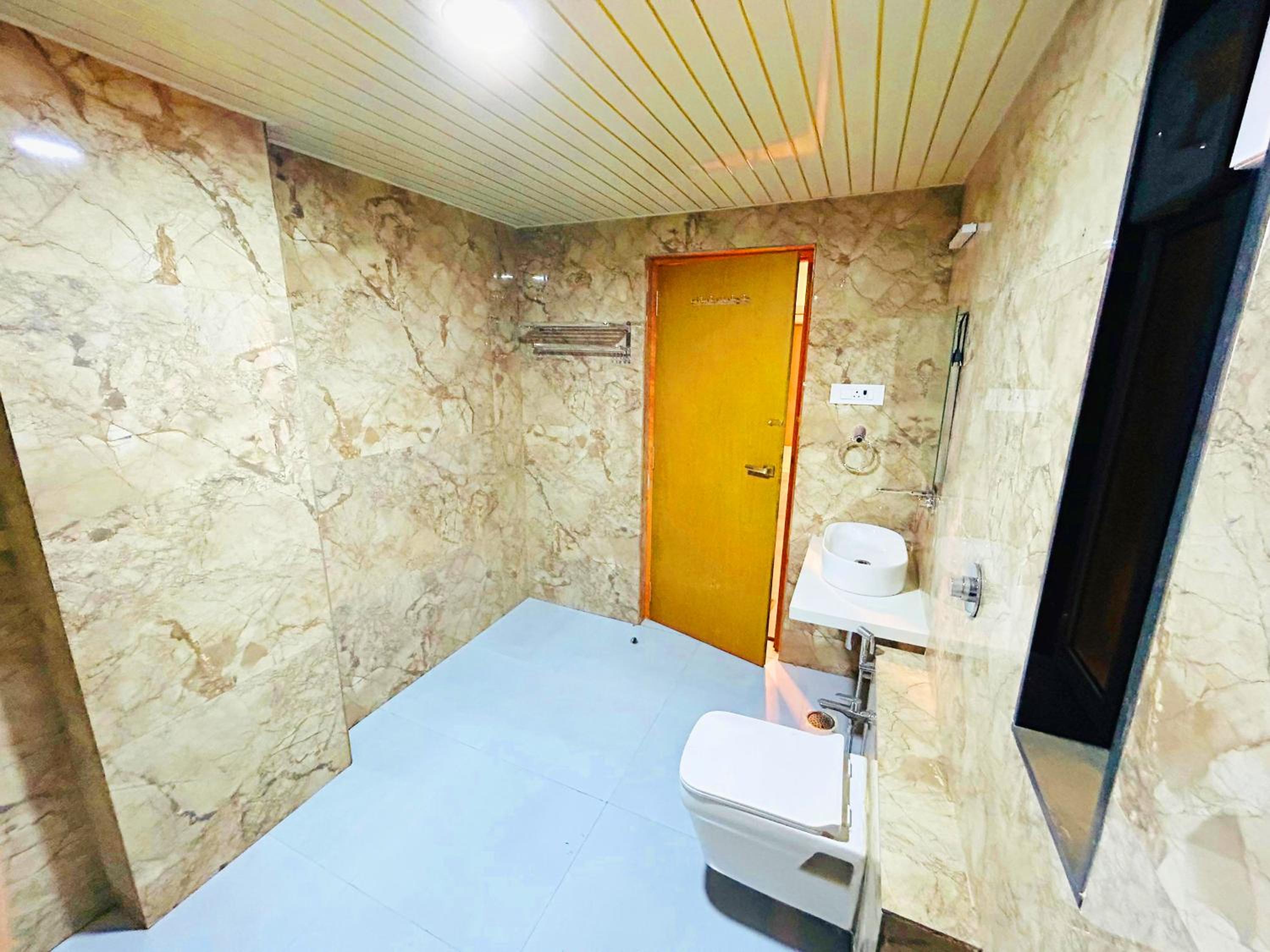 Deluxe Room - Photo 3
