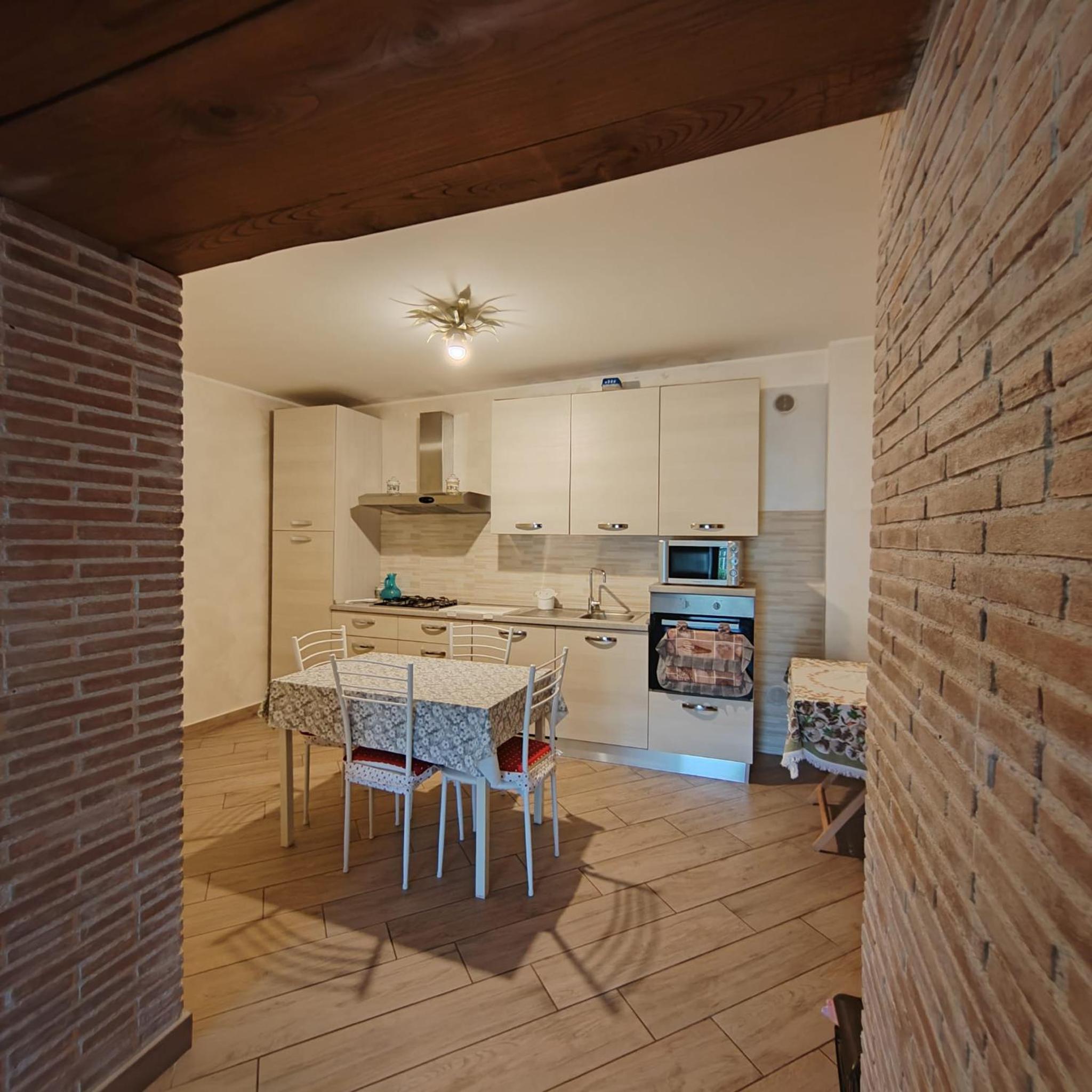 Double or Twin Room with Private Bathroom - Photo 18