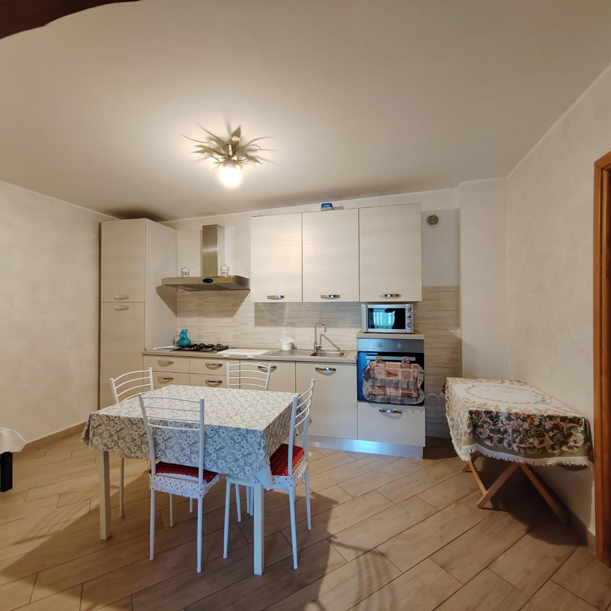 Double or Twin Room with Private Bathroom - Photo 4