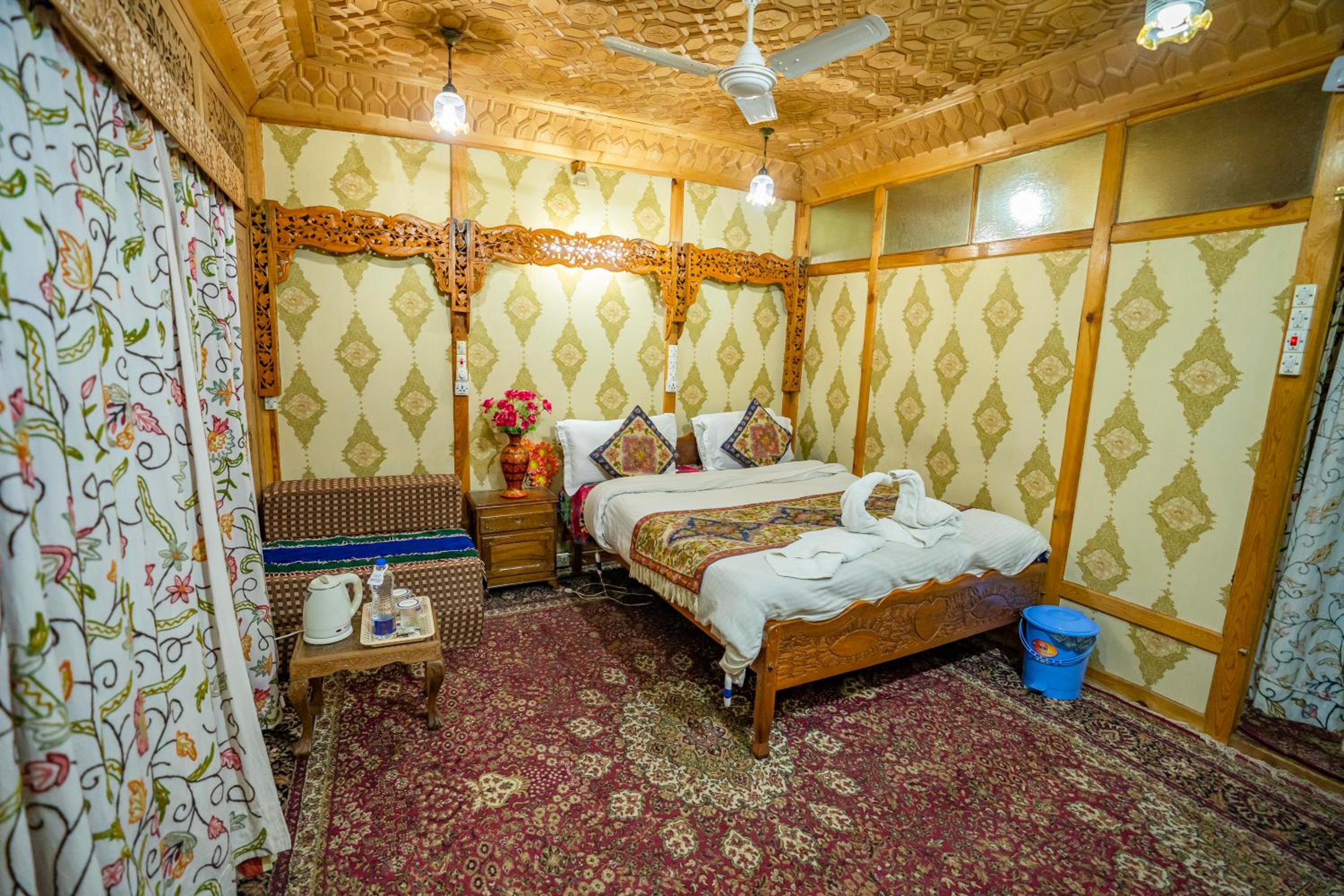 Deluxe Double Room photo 2