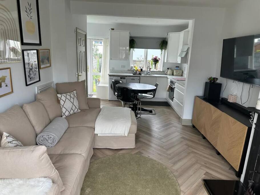One-Bedroom House photo 1