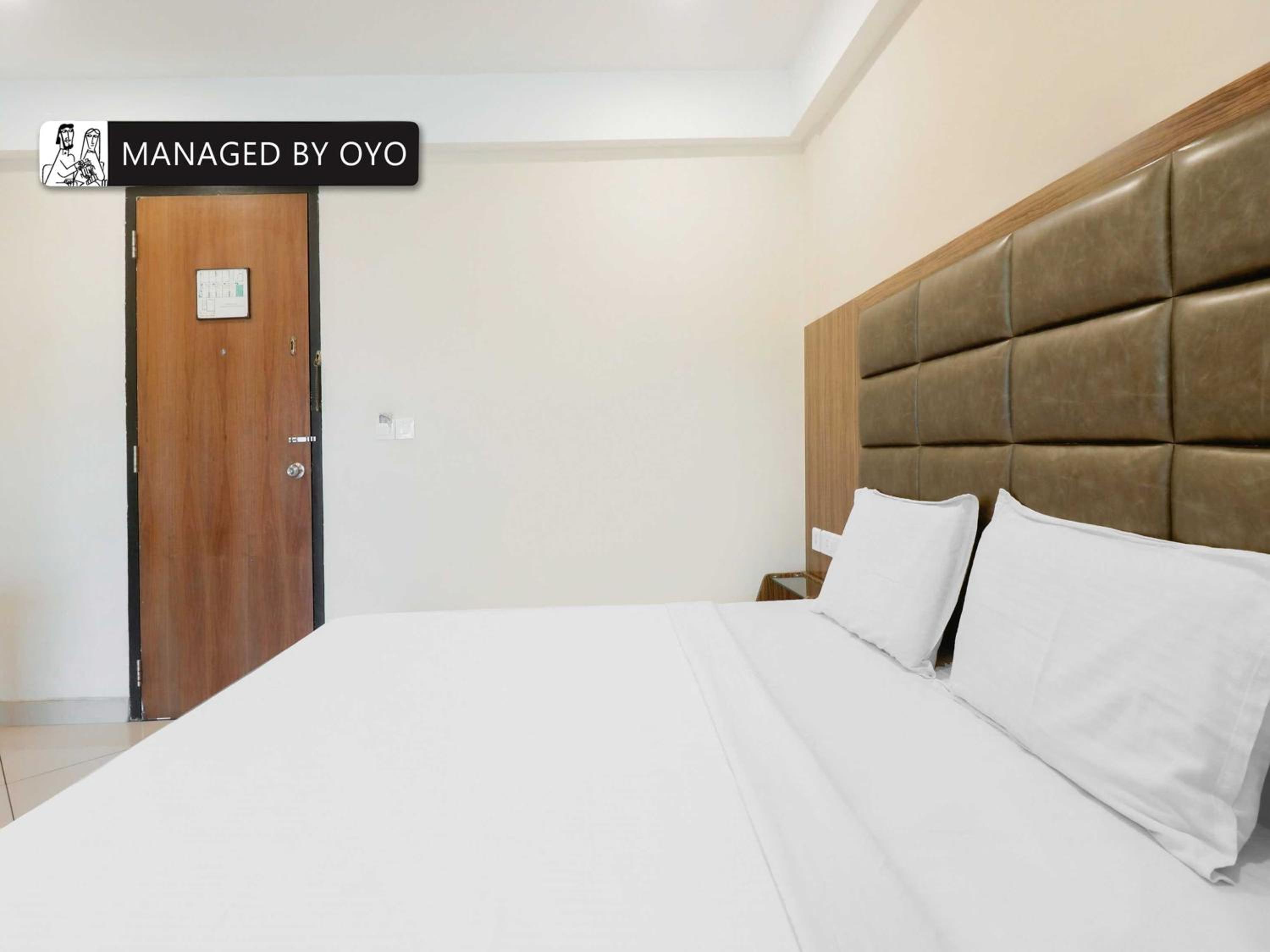 Classic Triple Room - Photo 11