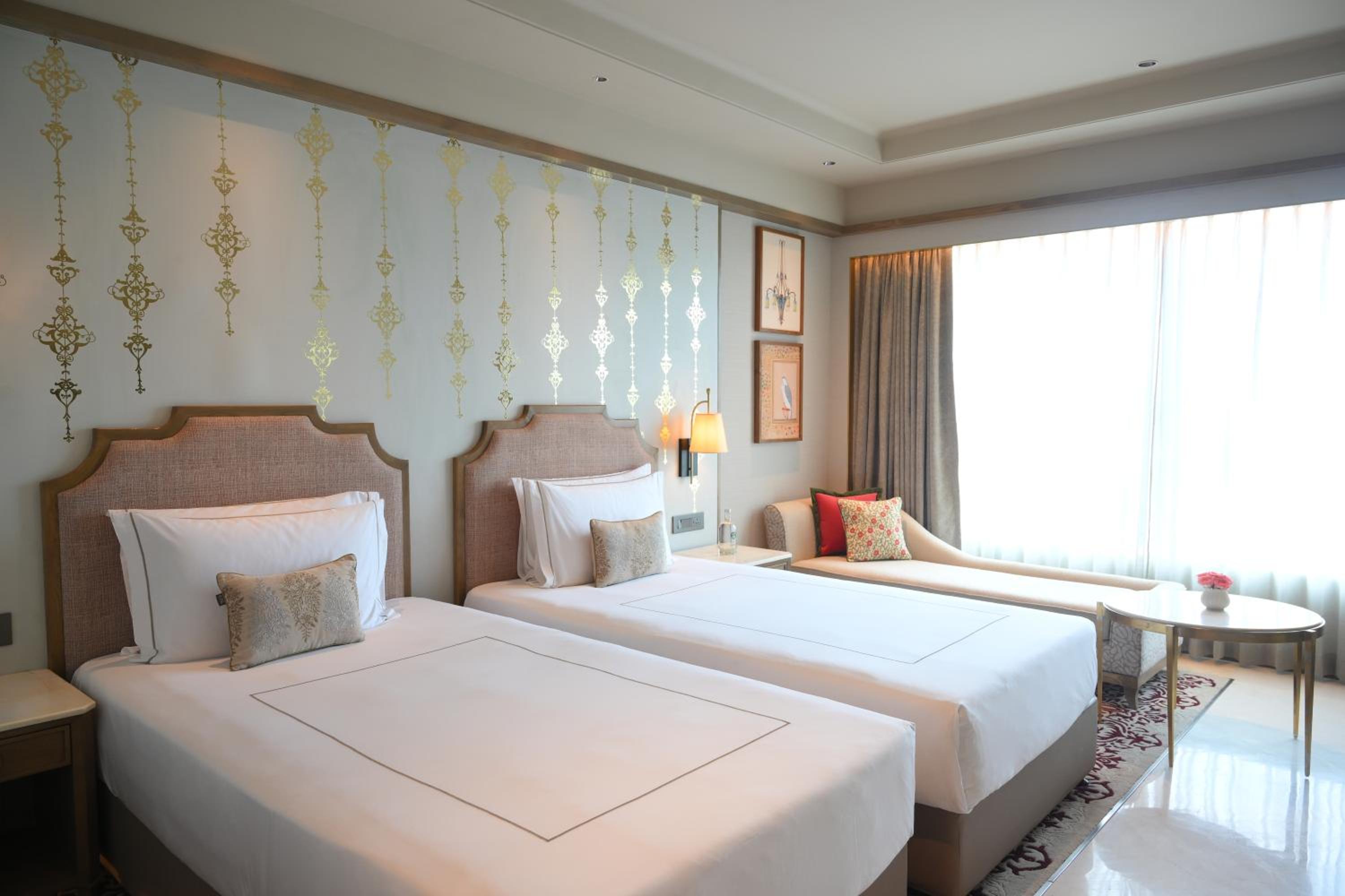 Luxury Room Twin Beds with 15% discount on food, beverages, laundry and spa - Photo 4