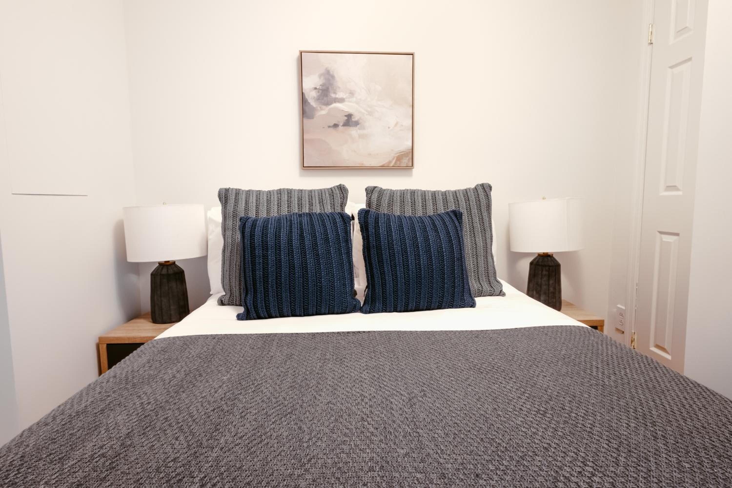 Three-Bedroom Apartment photo 2