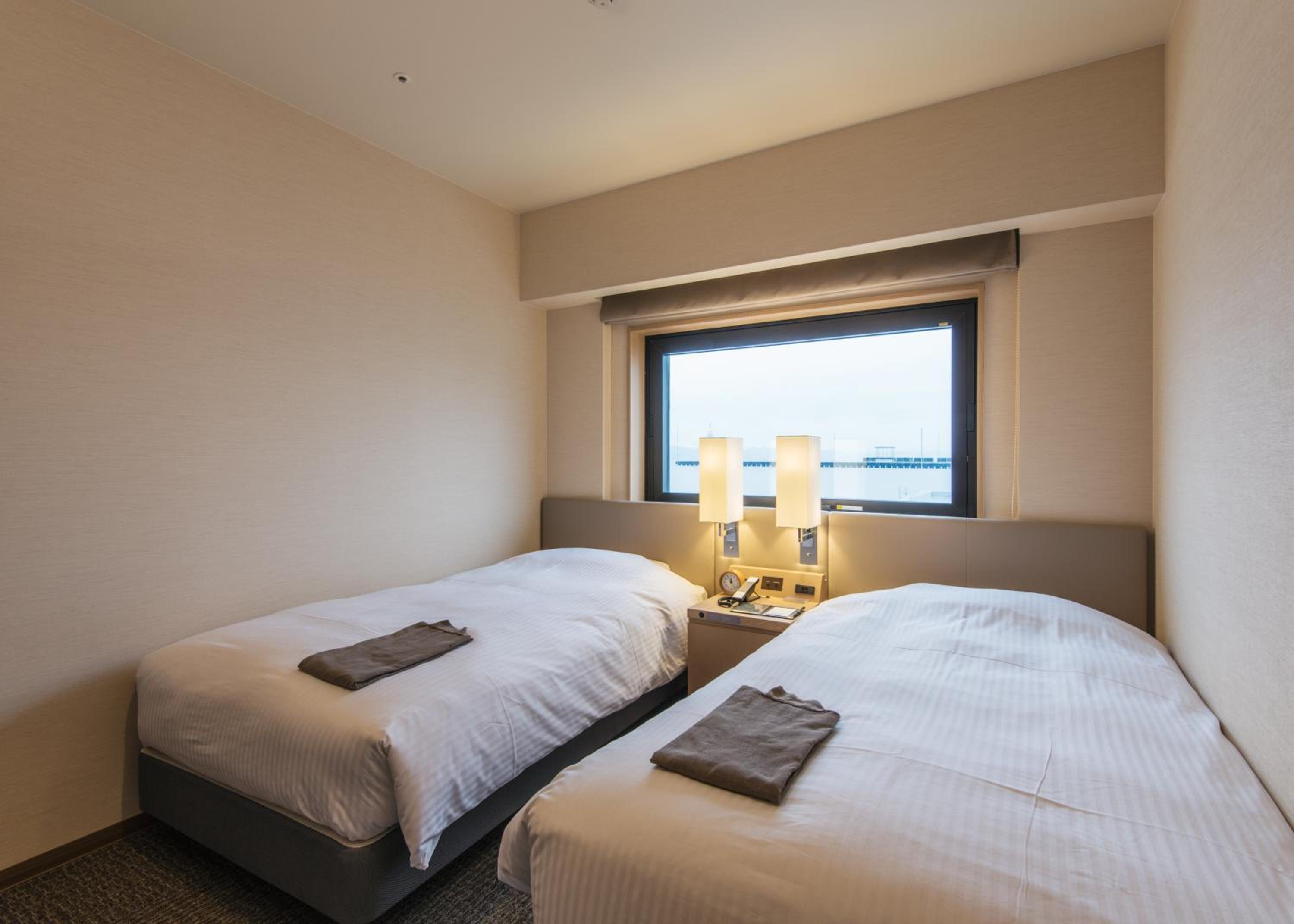 Economy Twin Room with Shower - Non-Smoking