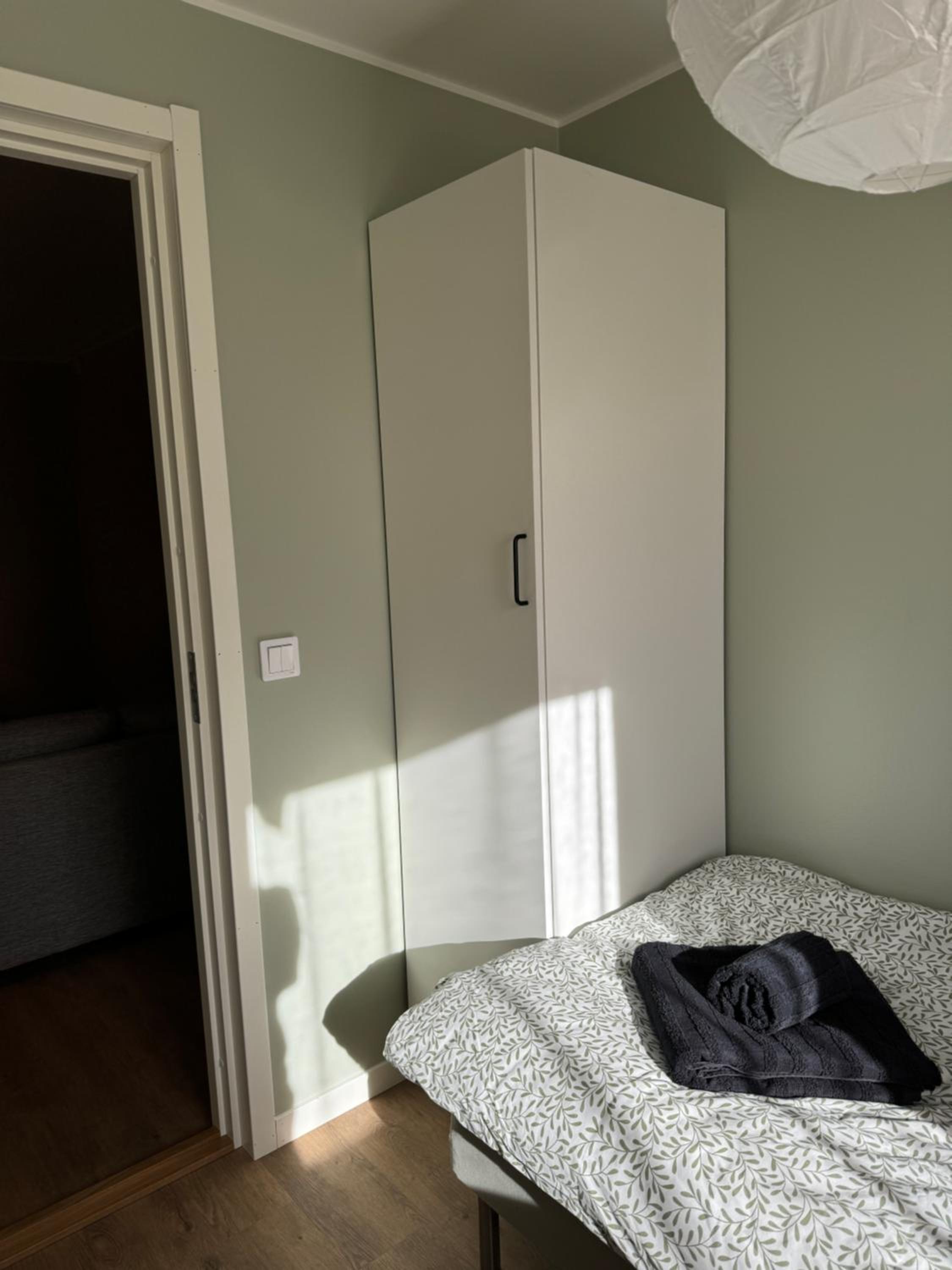 Single Room With Shared Shower And Toilet photo 3