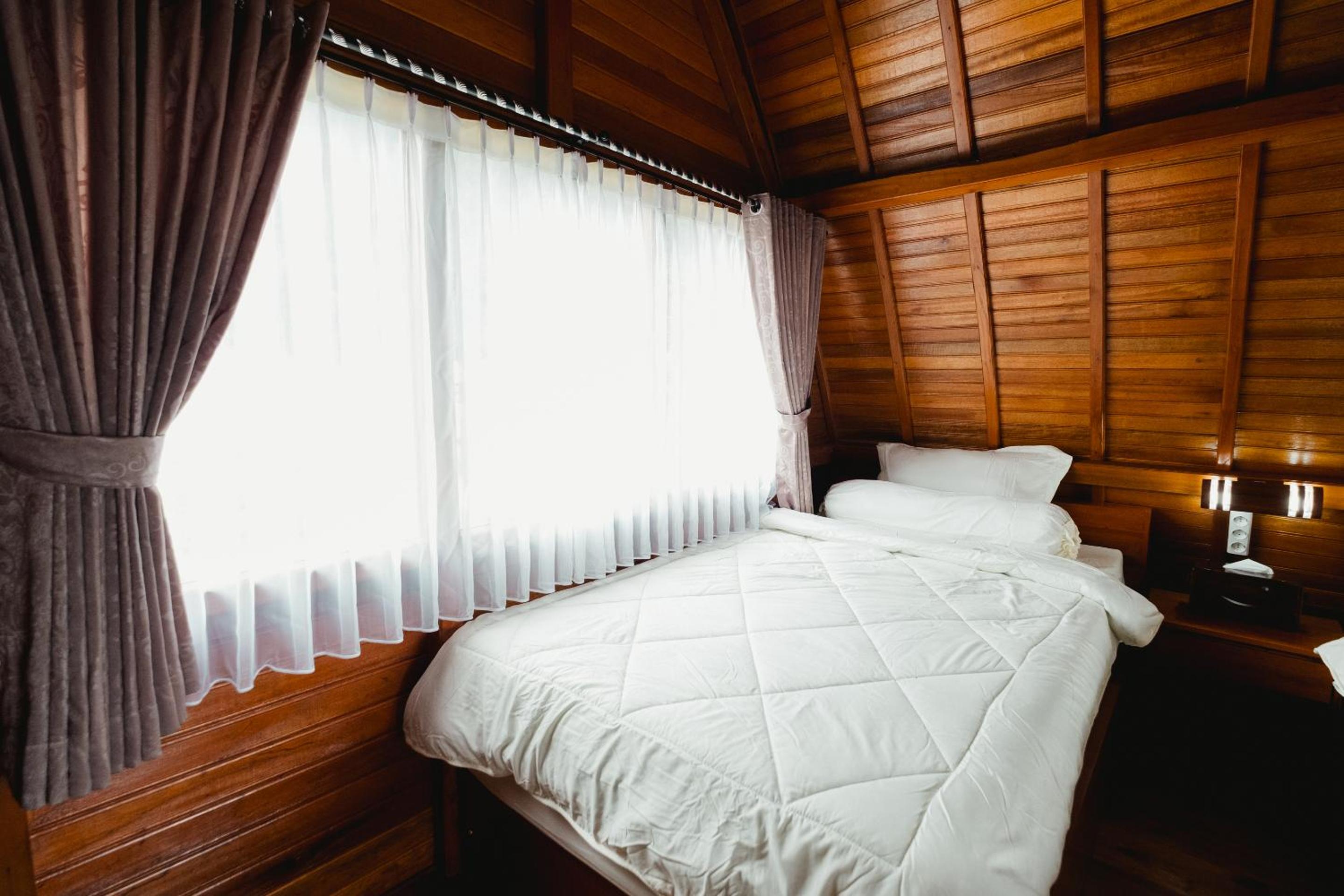 Panorama - Family Room