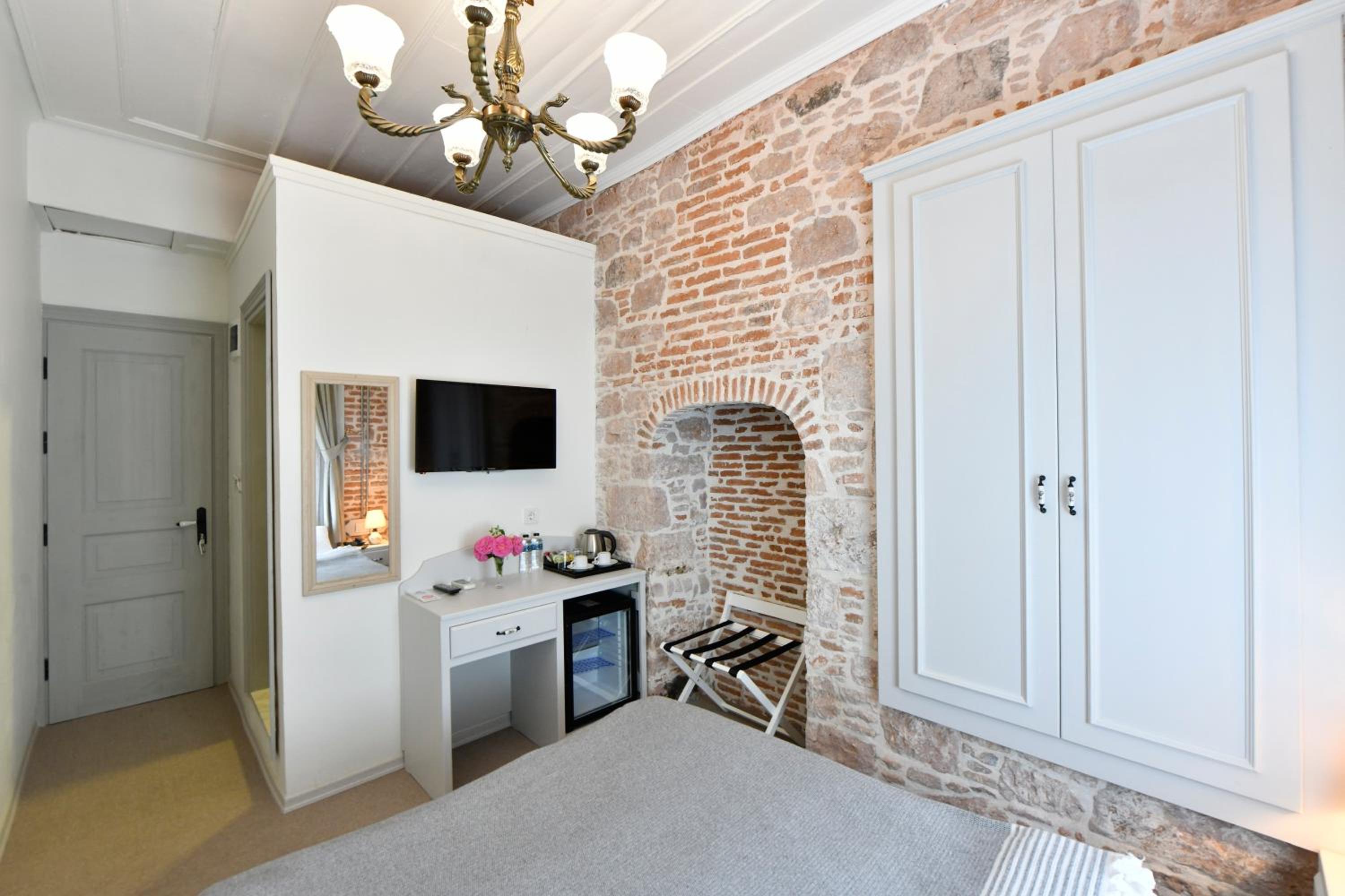 Standard Double Room photo 2