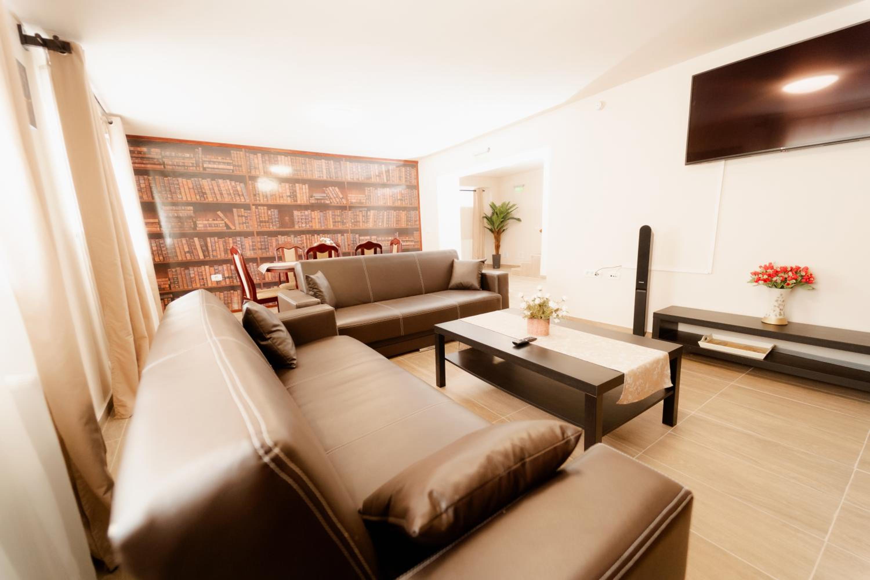 One-Bedroom Deluxe Apartment photo 2