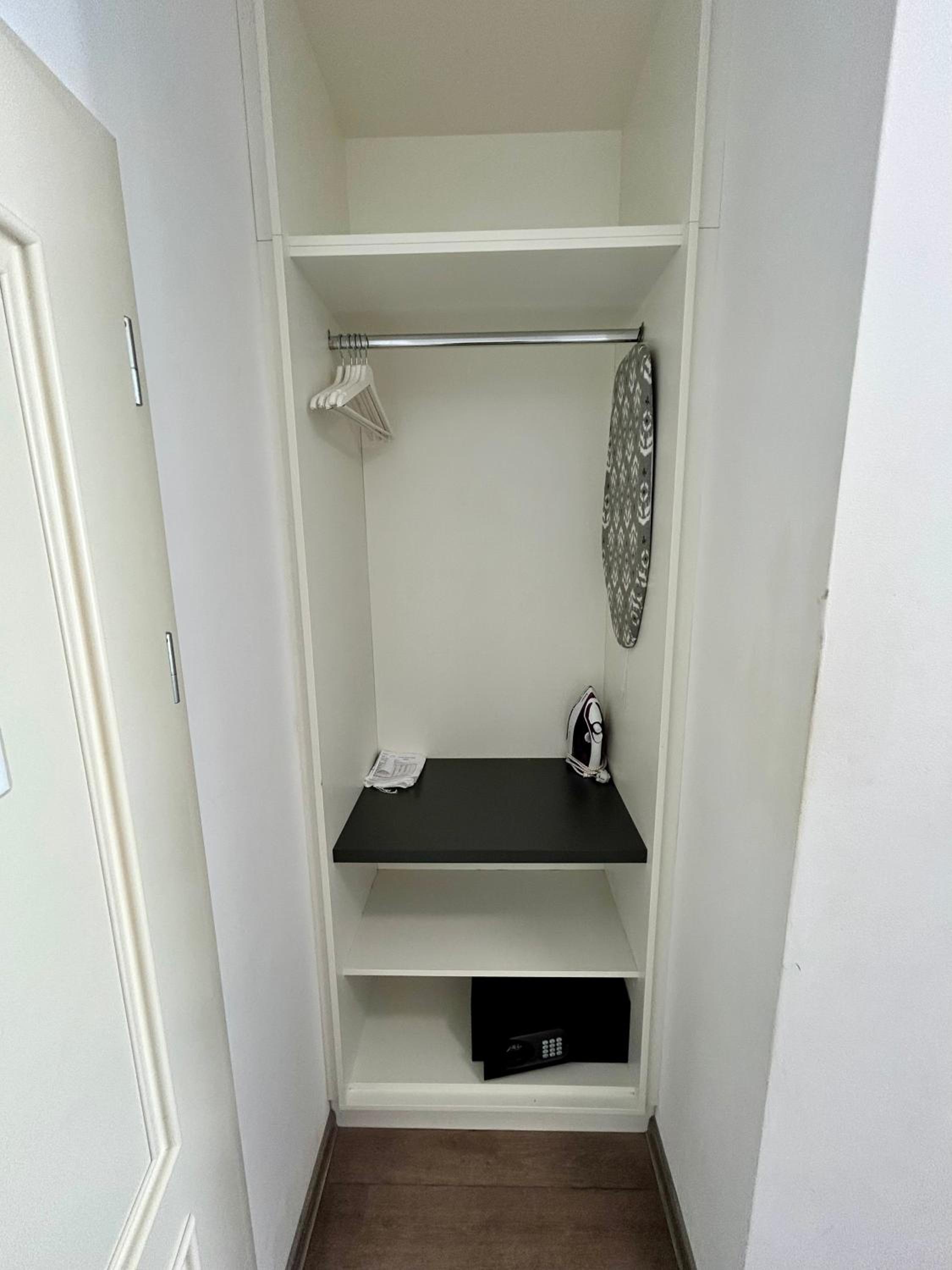 Double Room thumbnail 5