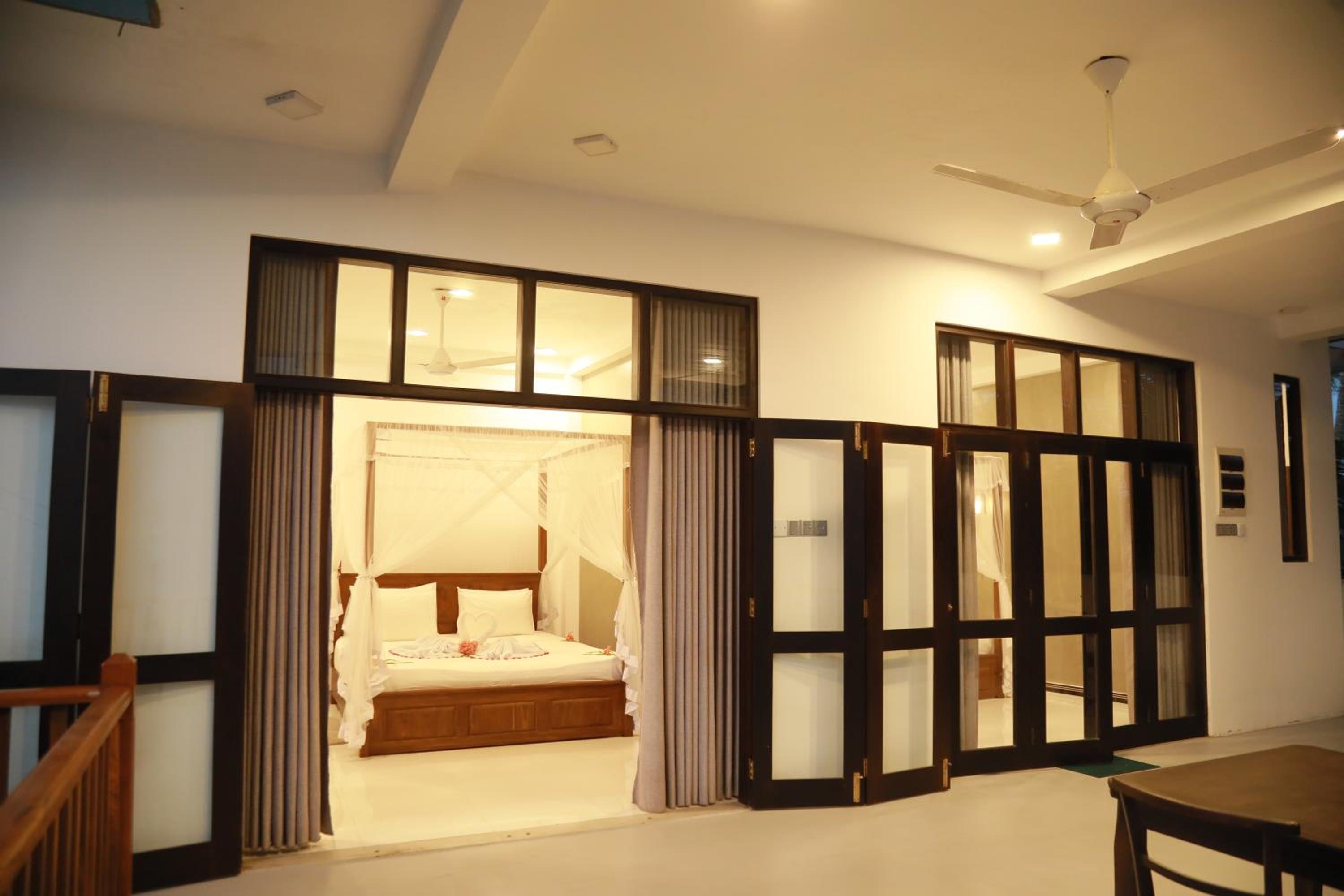King Room with Balcony photo 2