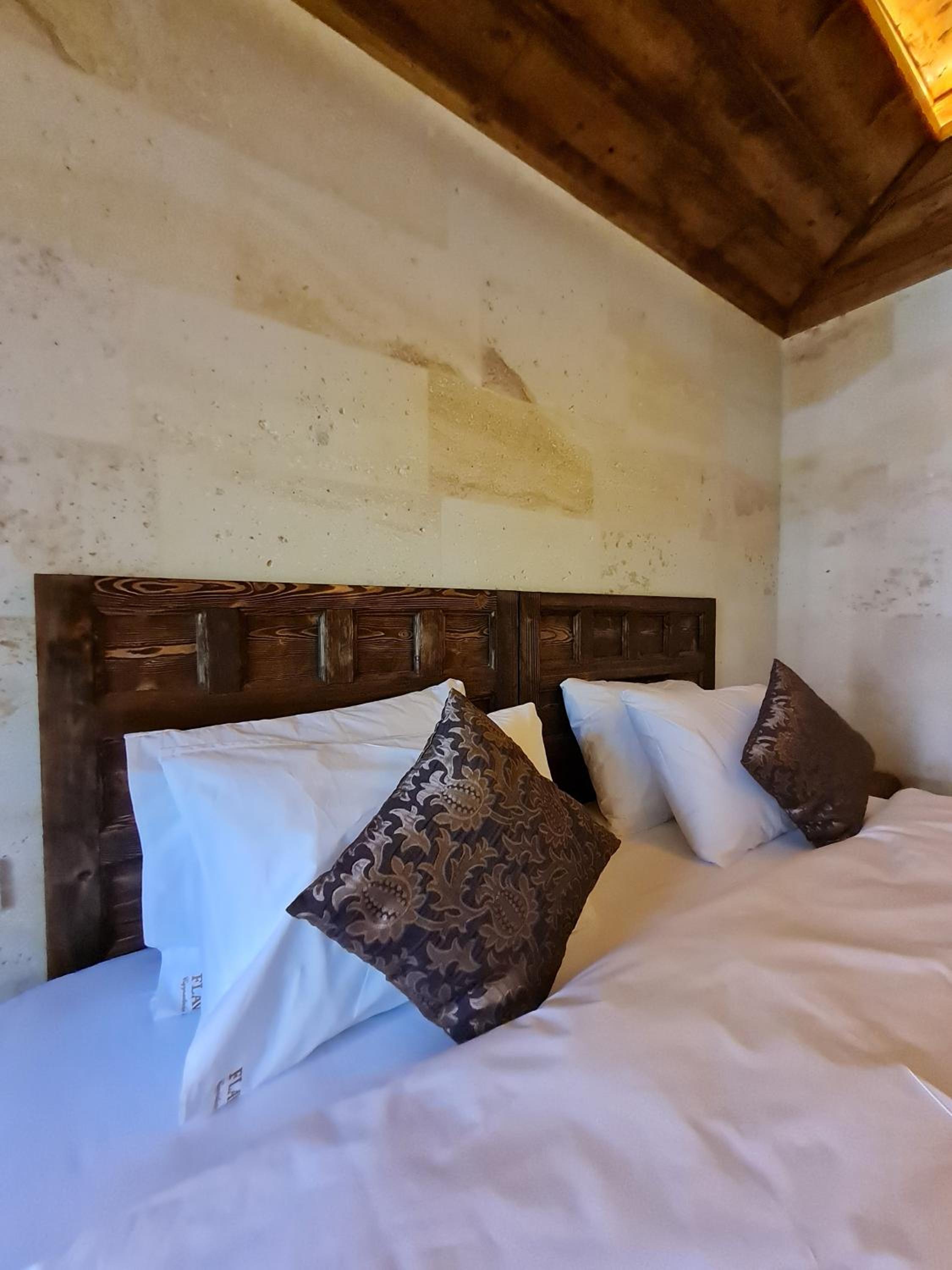 Standard Double Room - Photo 2