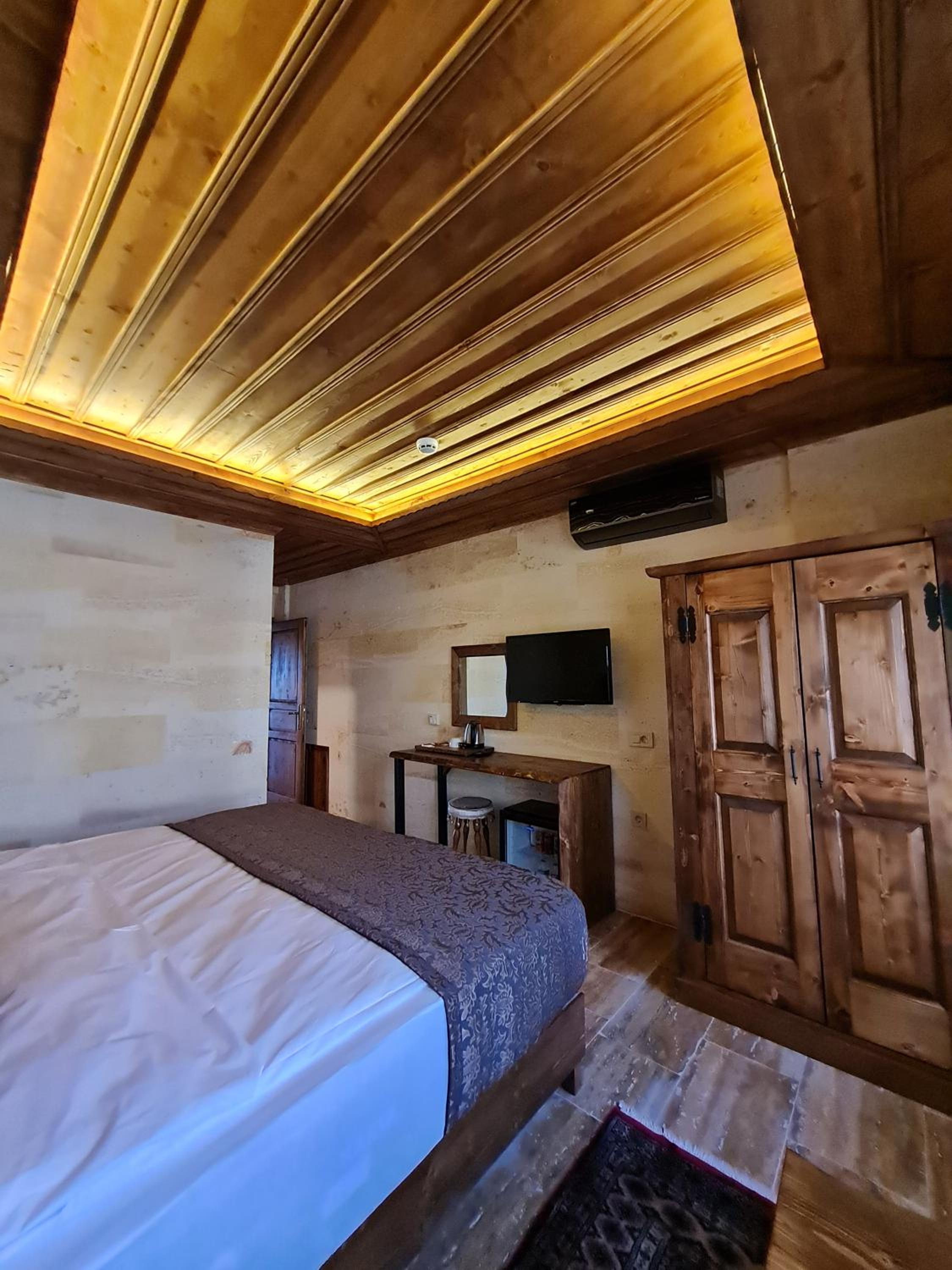 Standard Double Room - Photo 4