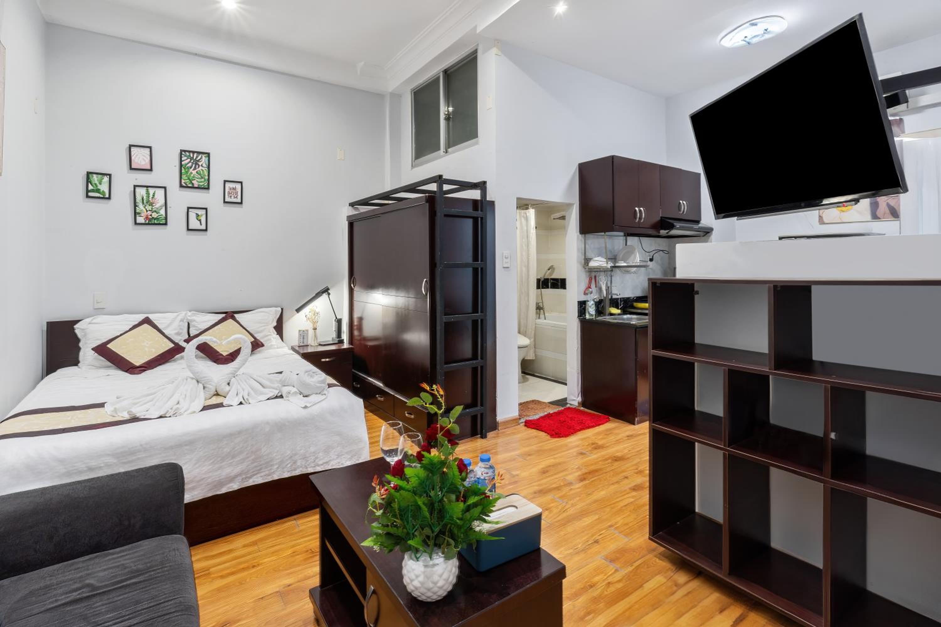 Studio Apartment