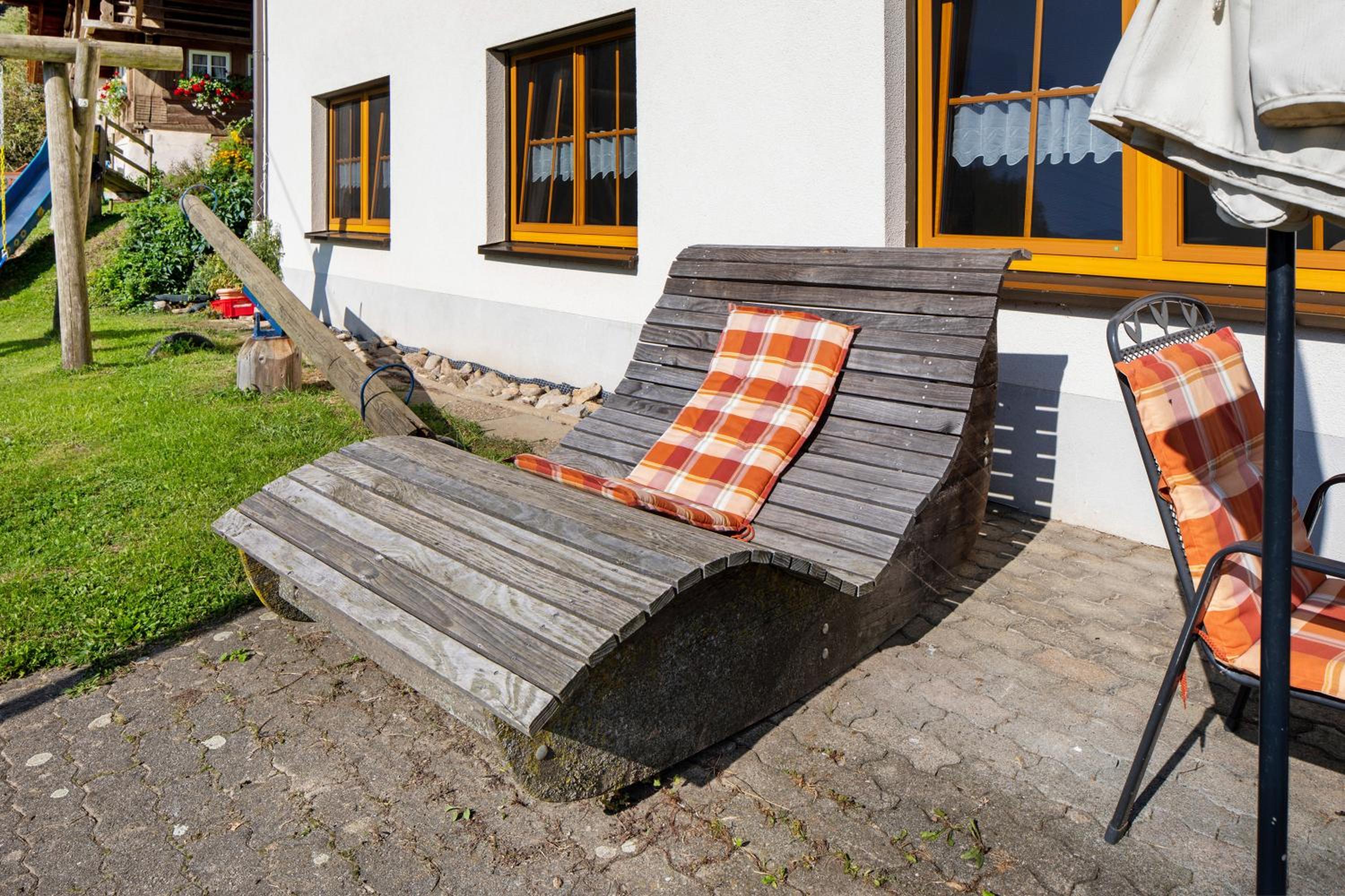 Two-Bedroom Apartment with Mountain View photo 3