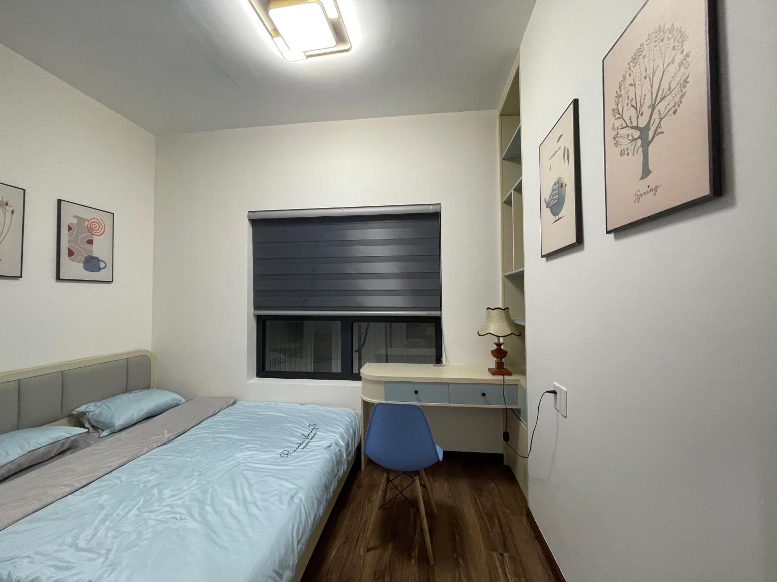 One-Bedroom Apartment photo 1