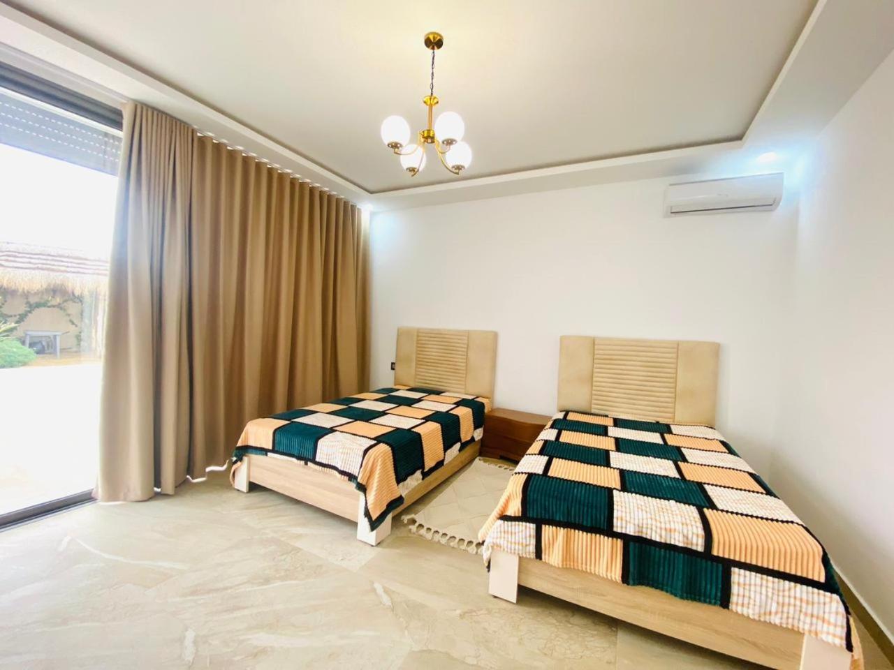 Three-Bedroom House photo 3